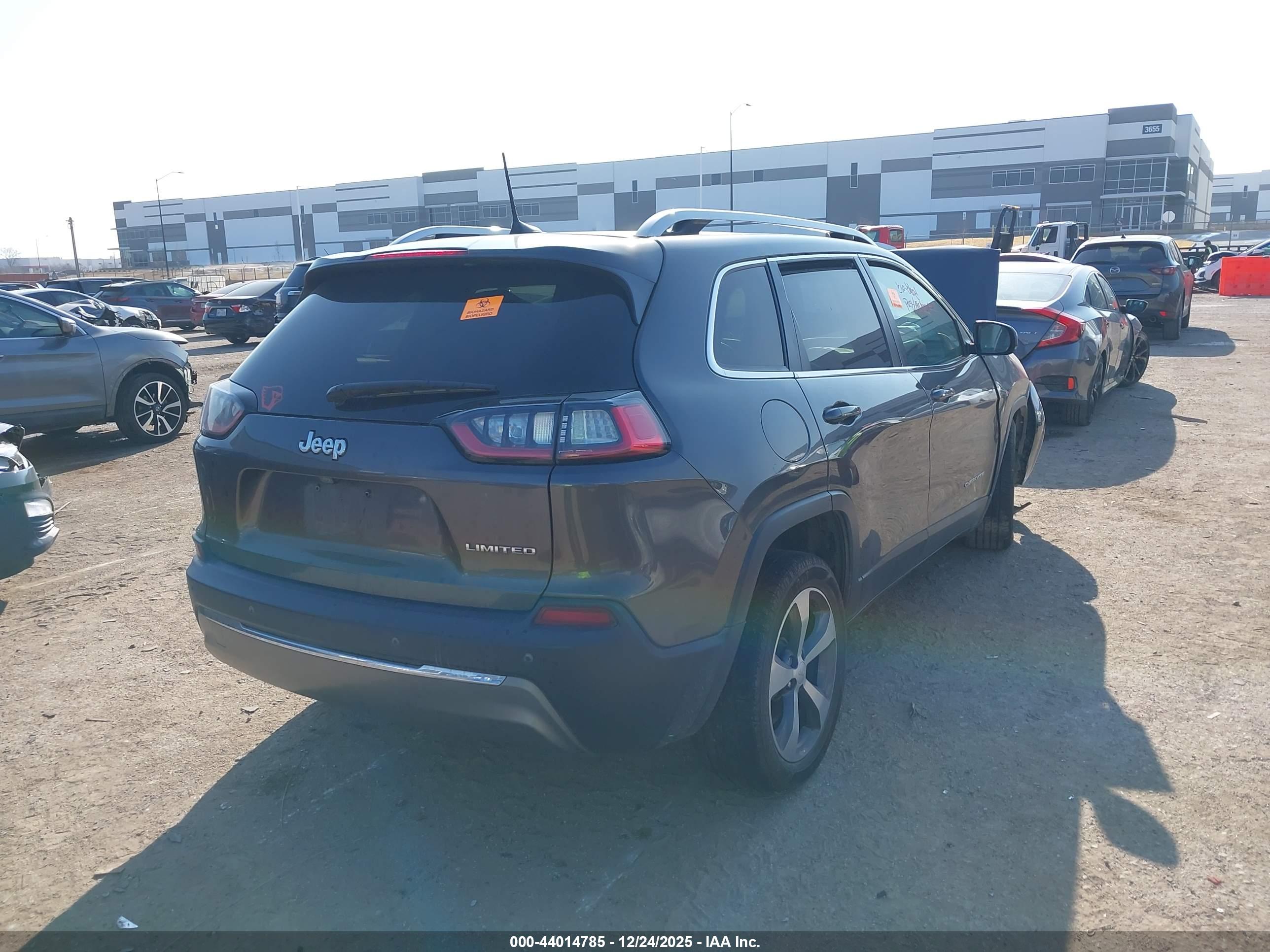 JEEP CHEROKEE image 4