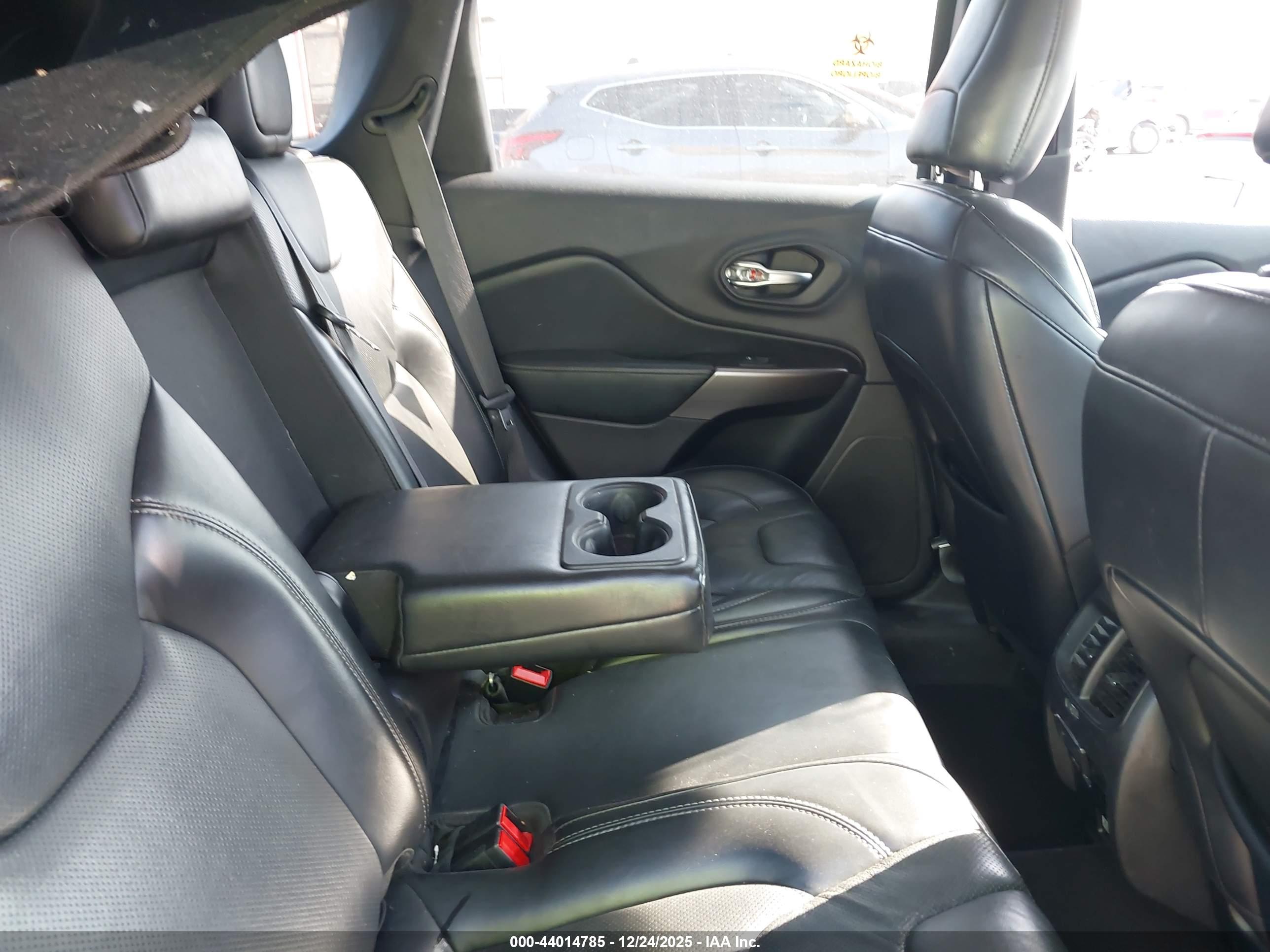 JEEP CHEROKEE image 8