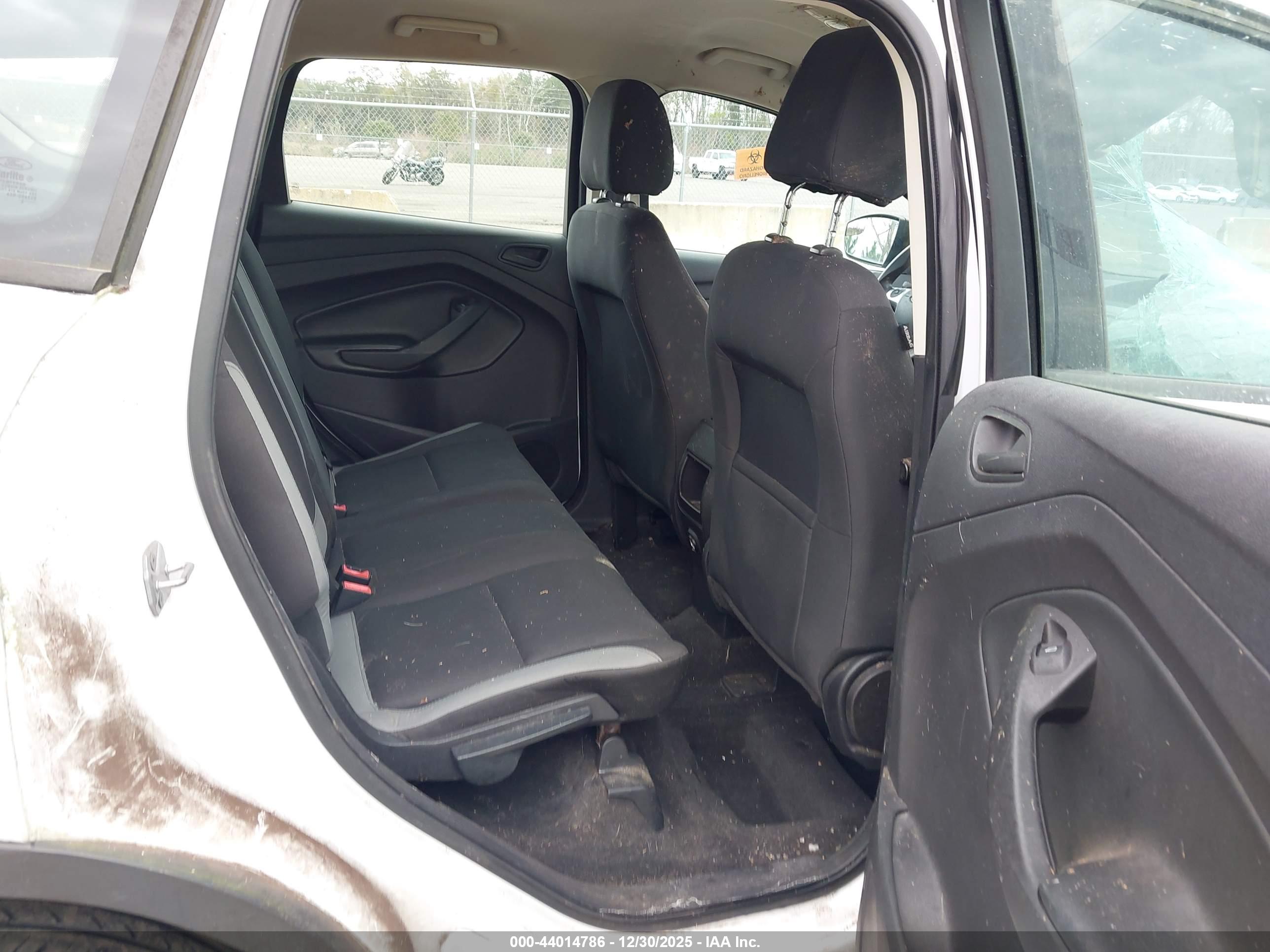 FORD ESCAPE image 8