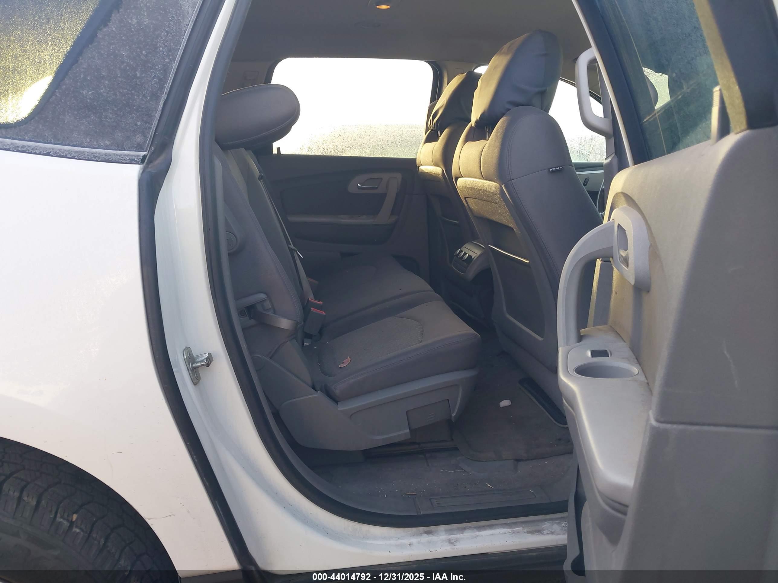 CHEVROLET TRAVERSE image 8