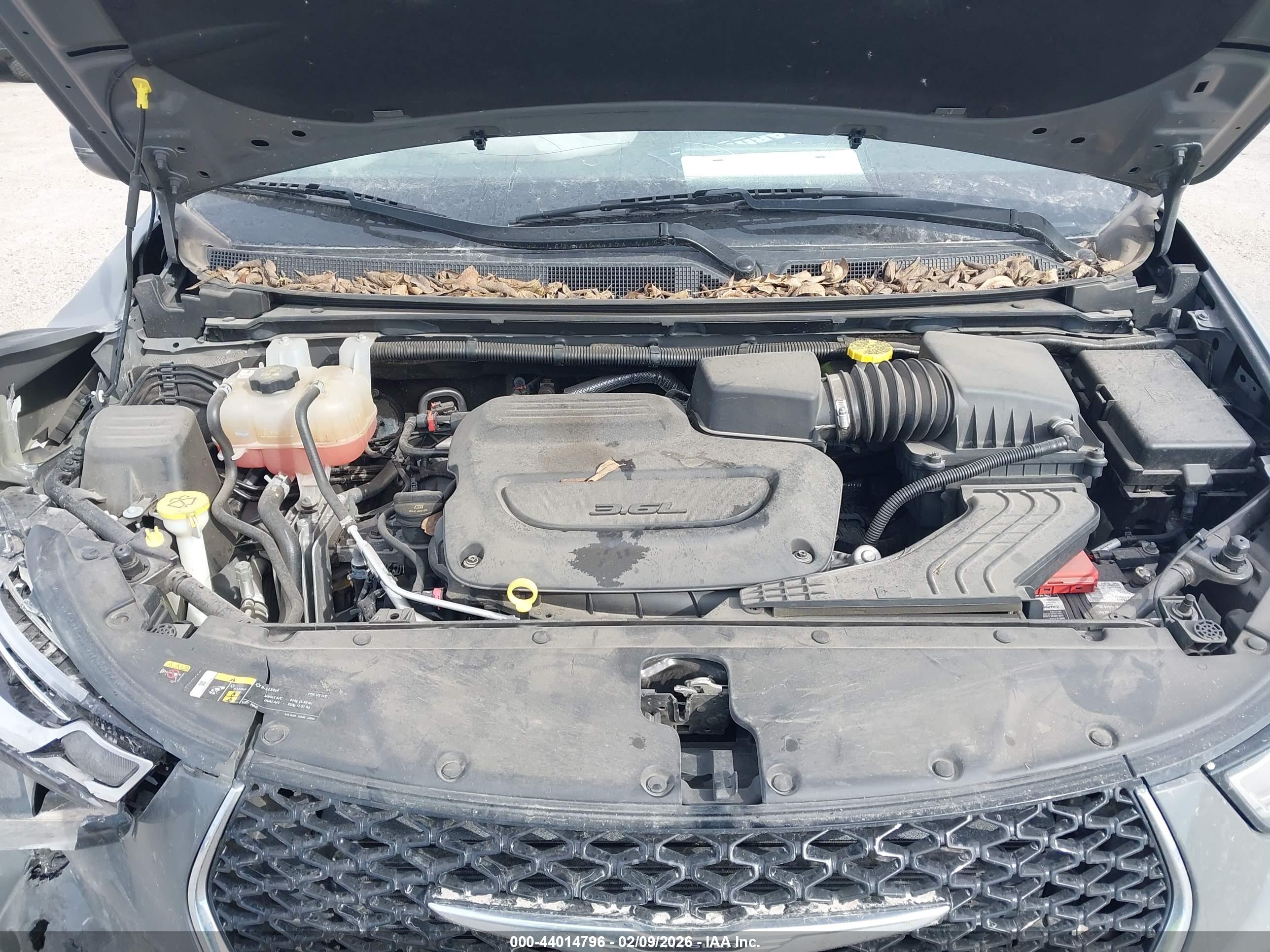 CHRYSLER PACIFICA image 10