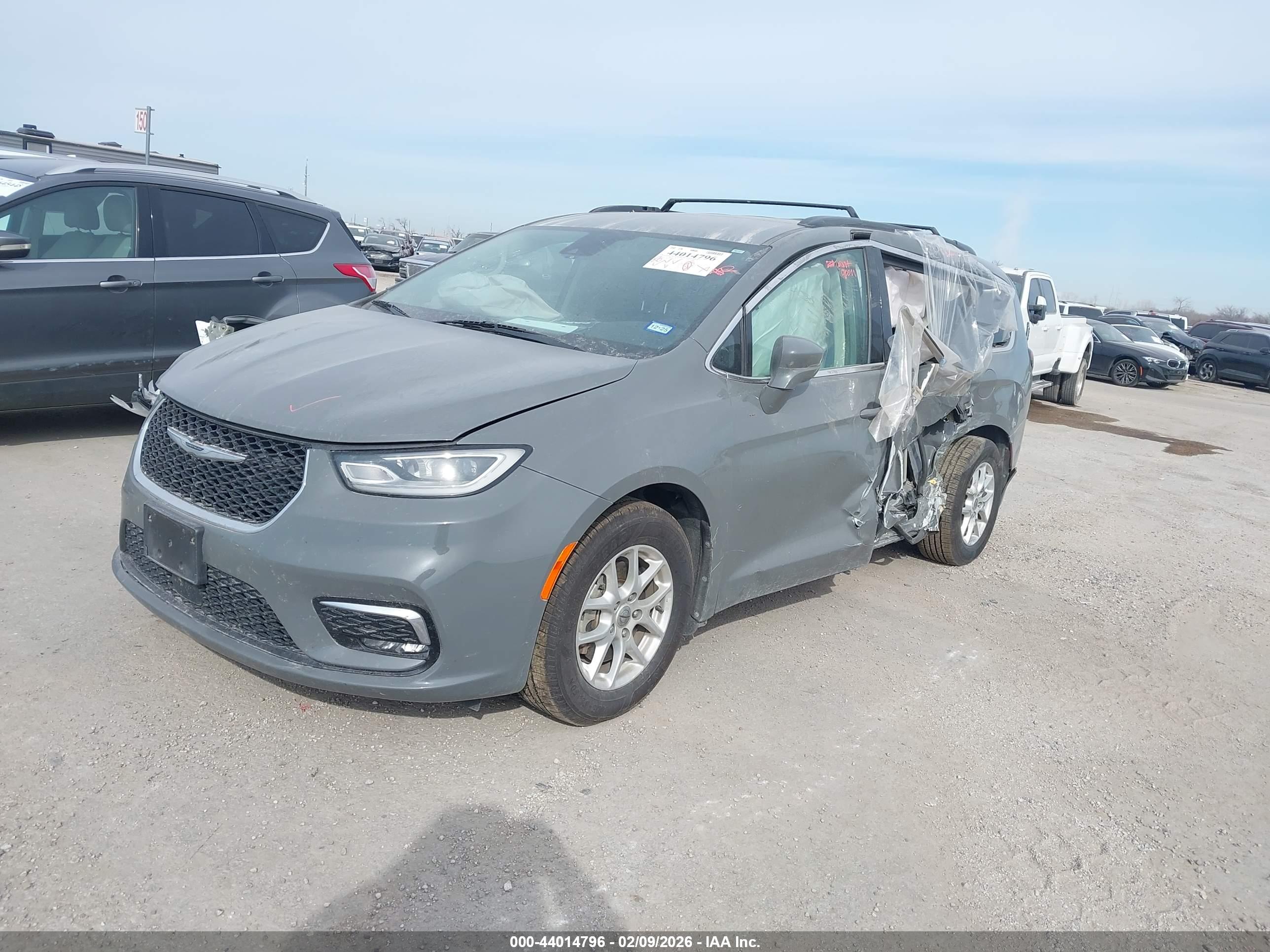 CHRYSLER PACIFICA image 2