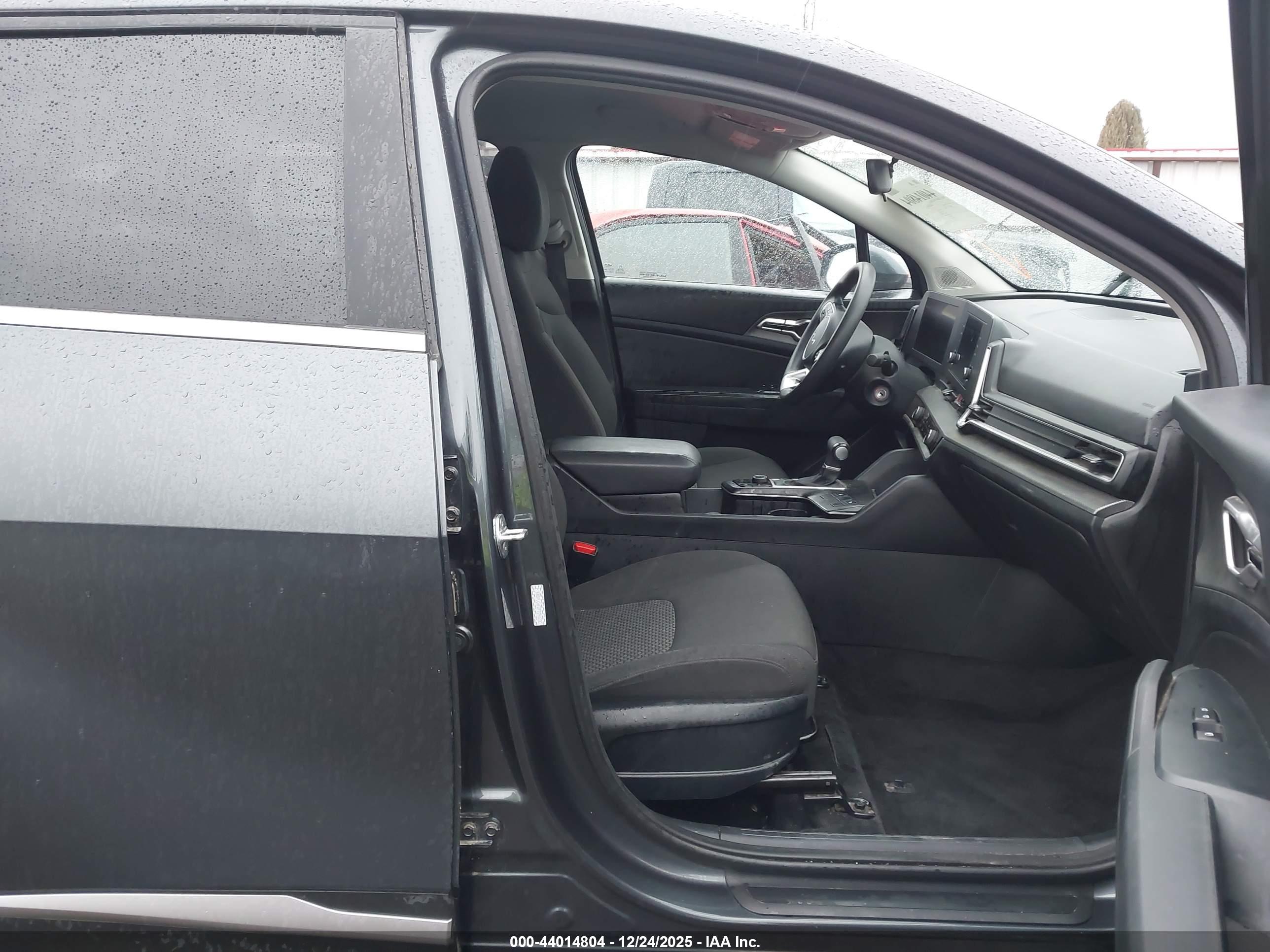 KIA SPORTAGE image 5