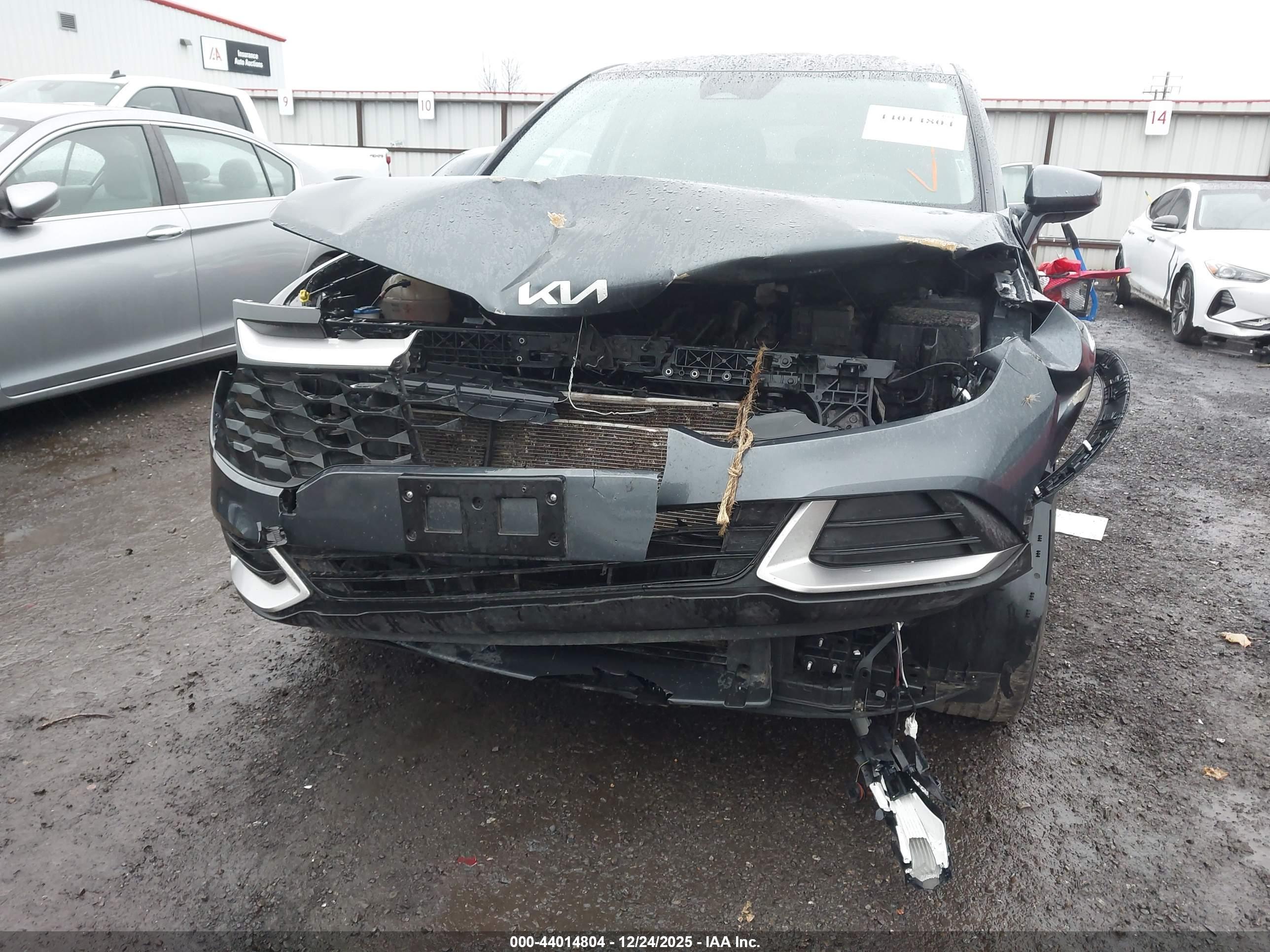 KIA SPORTAGE image 6