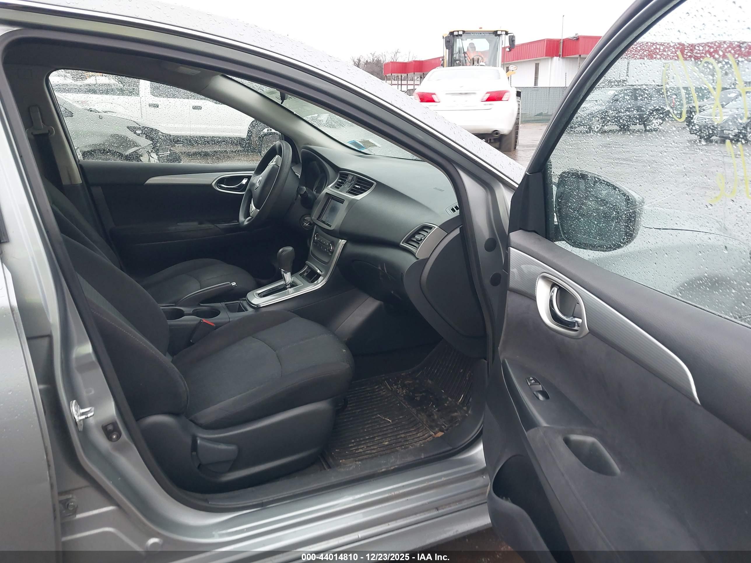 NISSAN SENTRA image 5