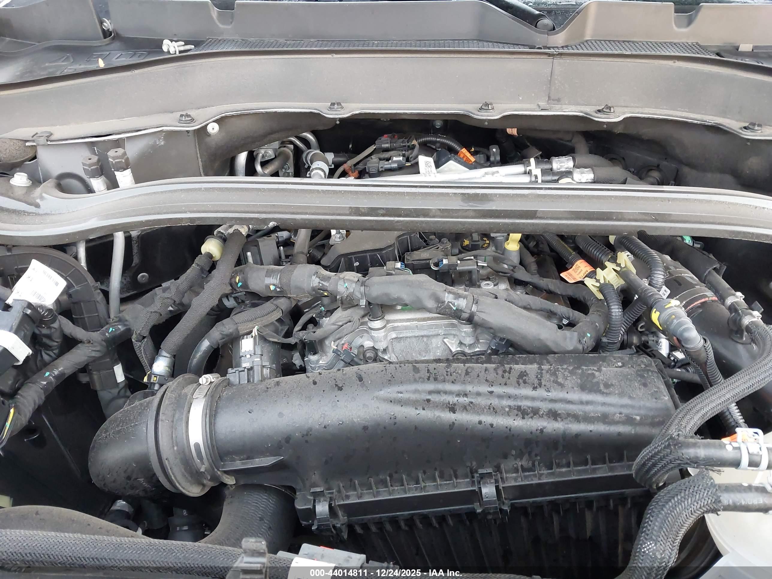 FORD EXPLORER image 10