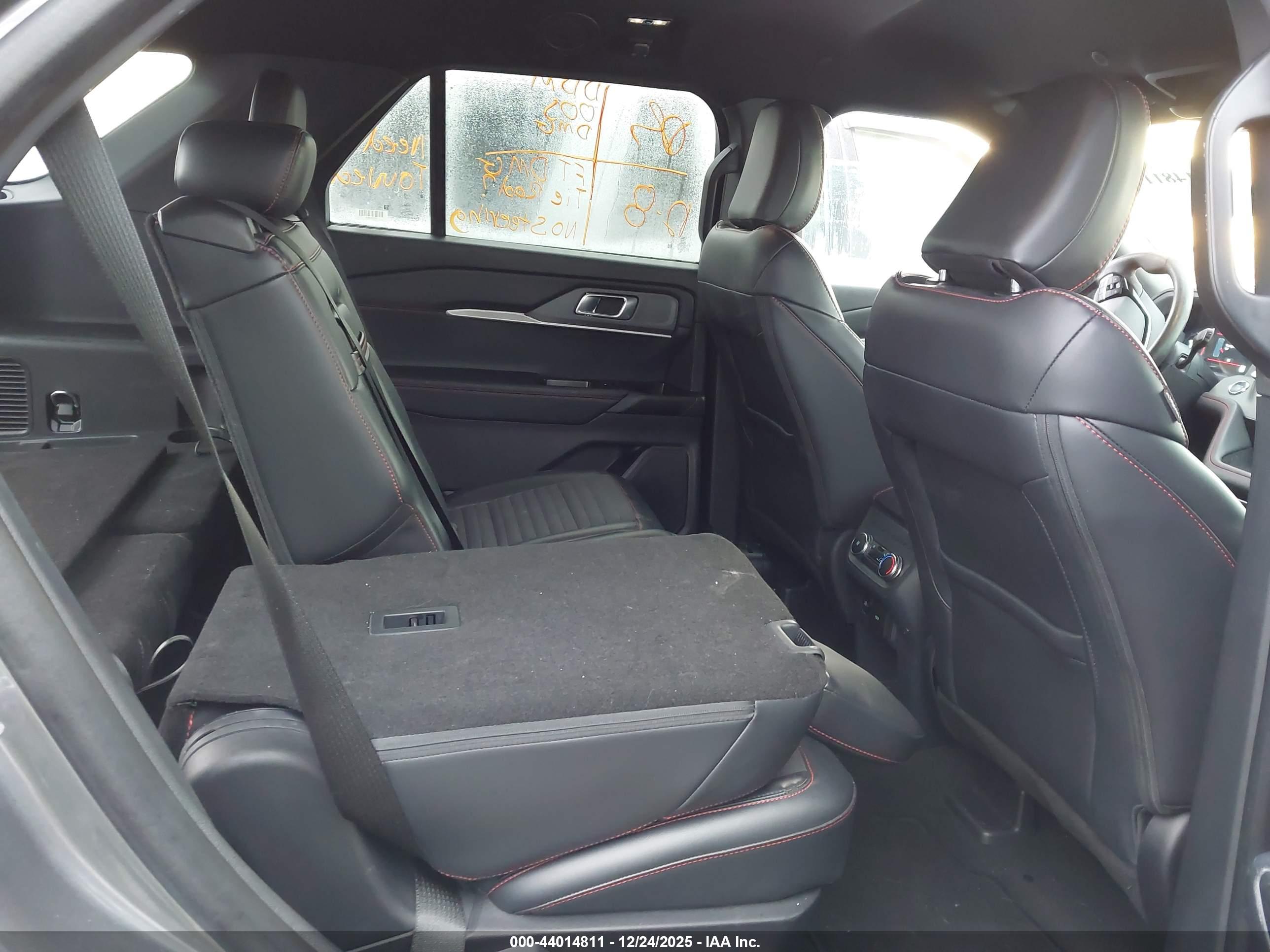 FORD EXPLORER image 8