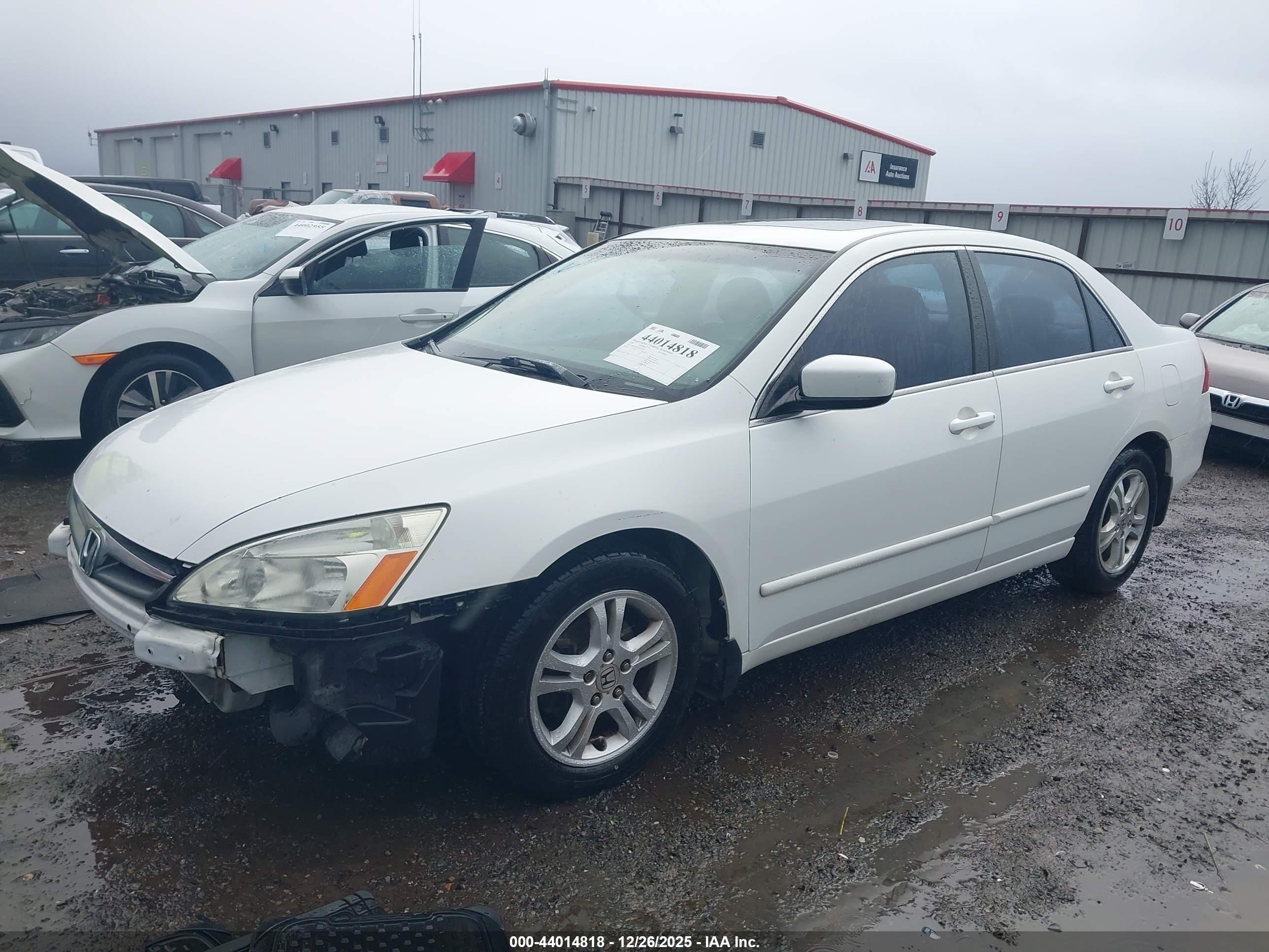 HONDA ACCORD image 2