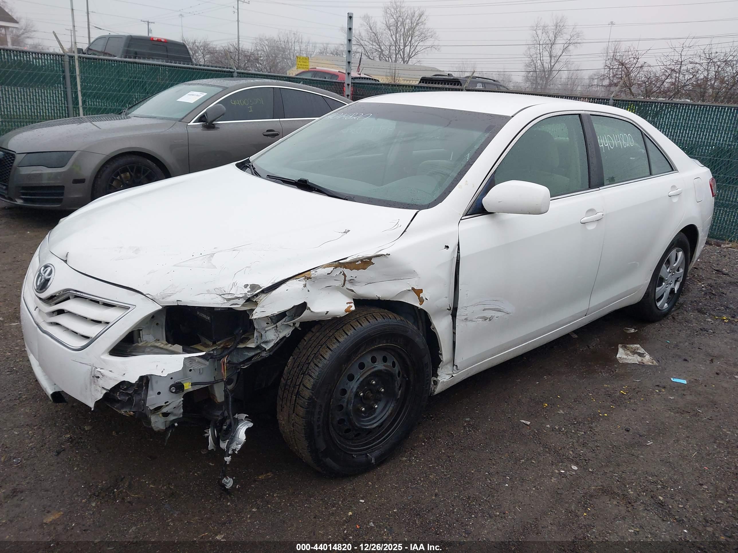 TOYOTA CAMRY image 6