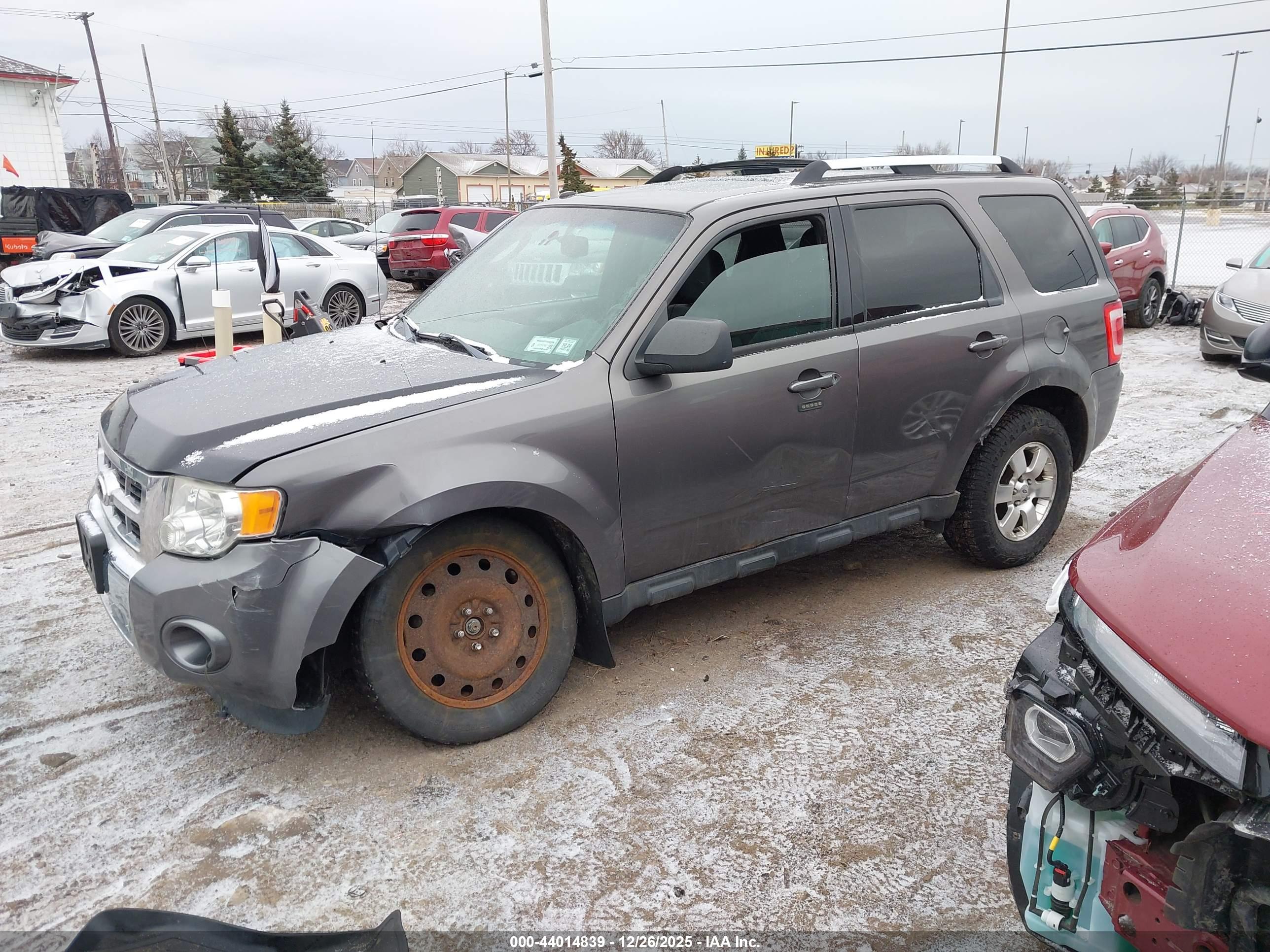 FORD ESCAPE image 2