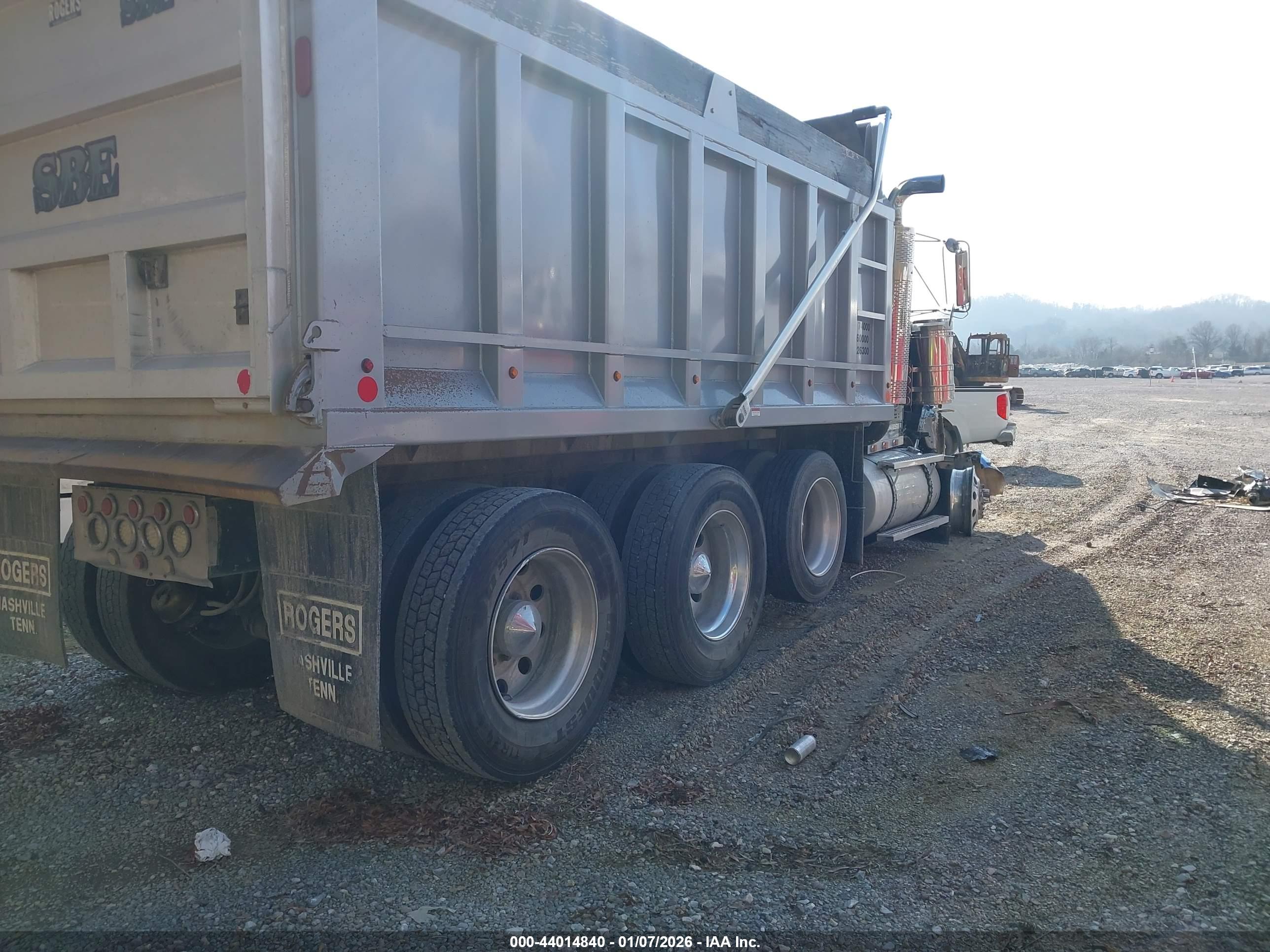 KENWORTH CONSTRUCTION image 4