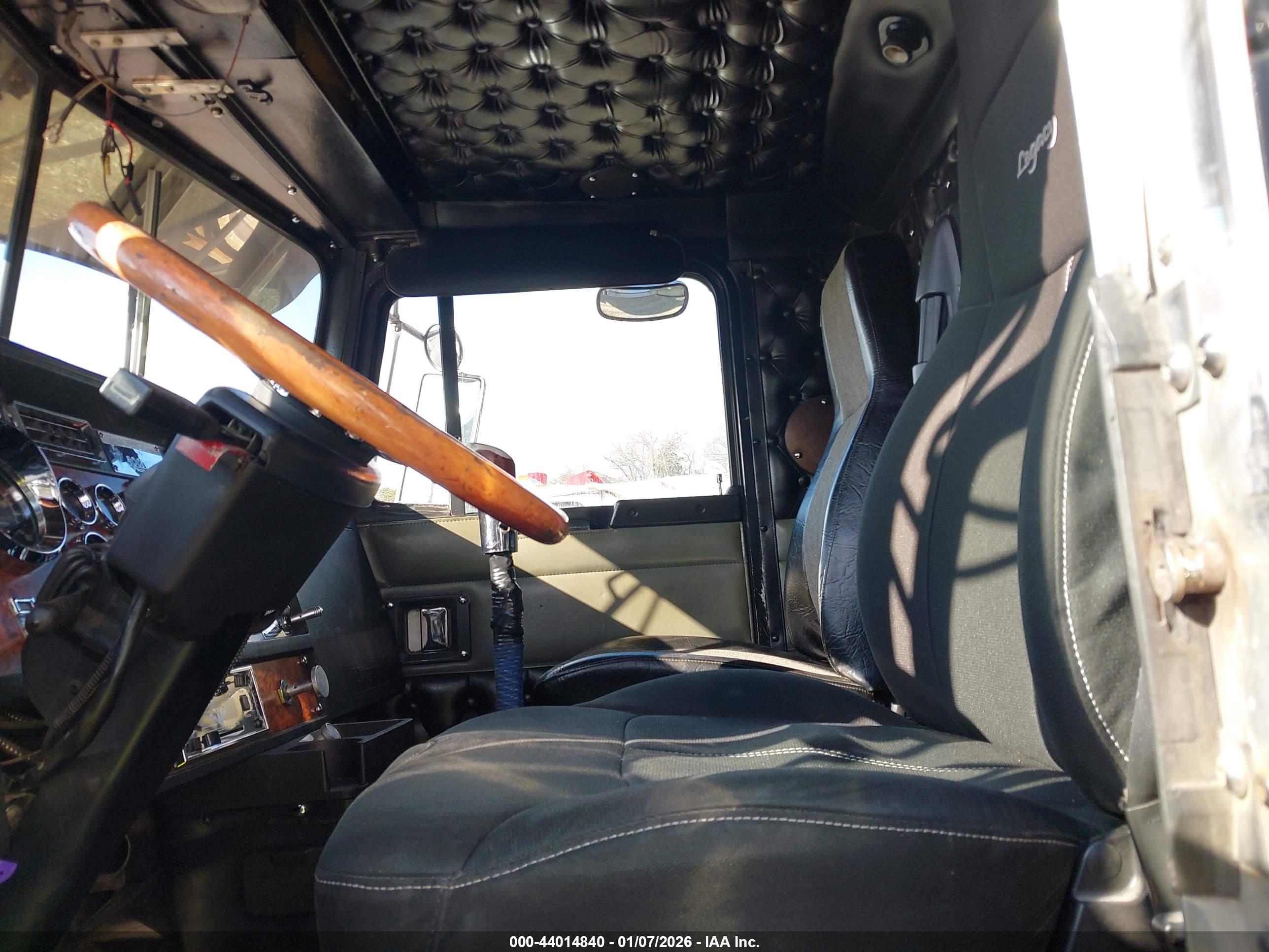 KENWORTH CONSTRUCTION image 8