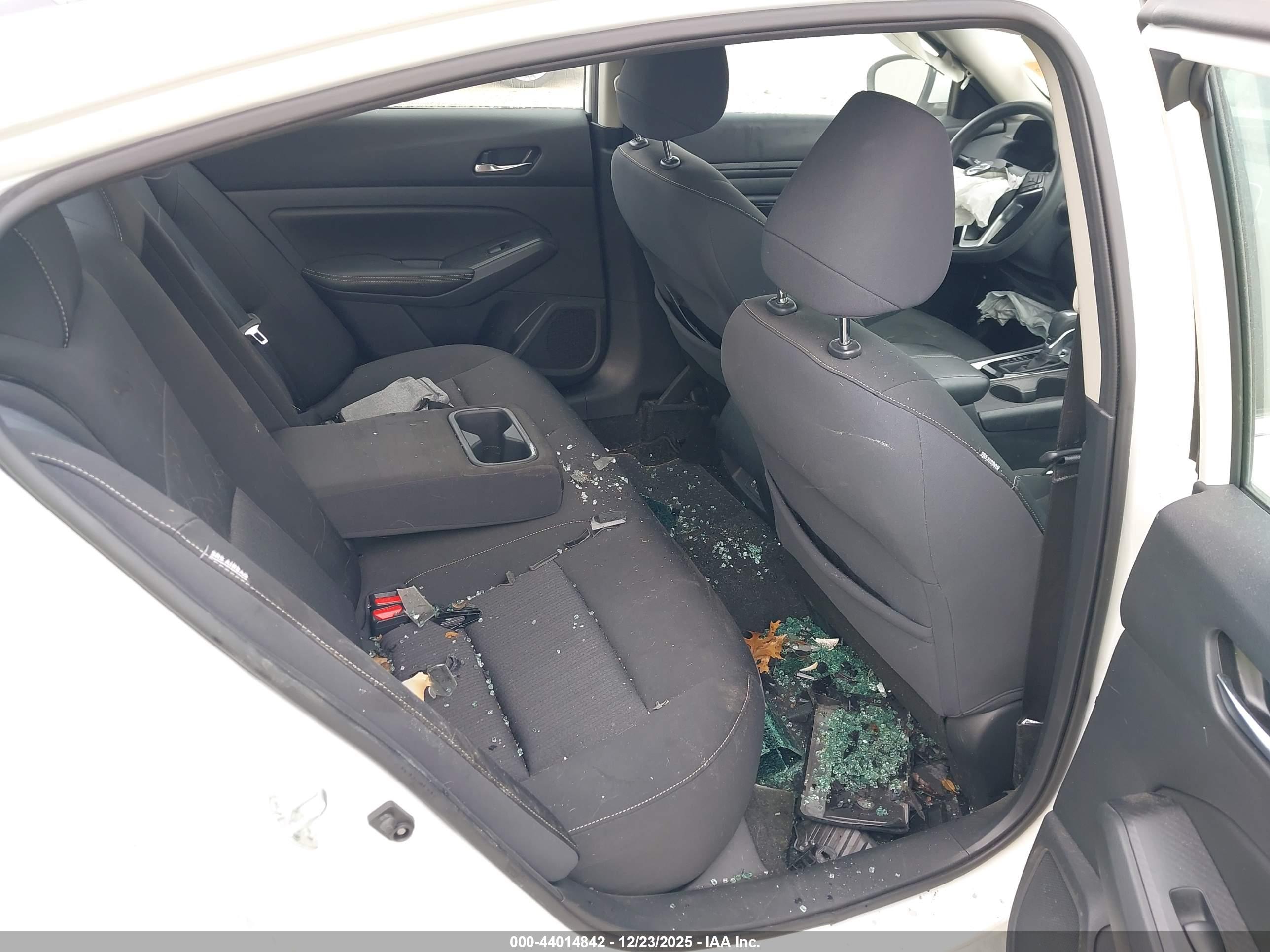 NISSAN ALTIMA image 8