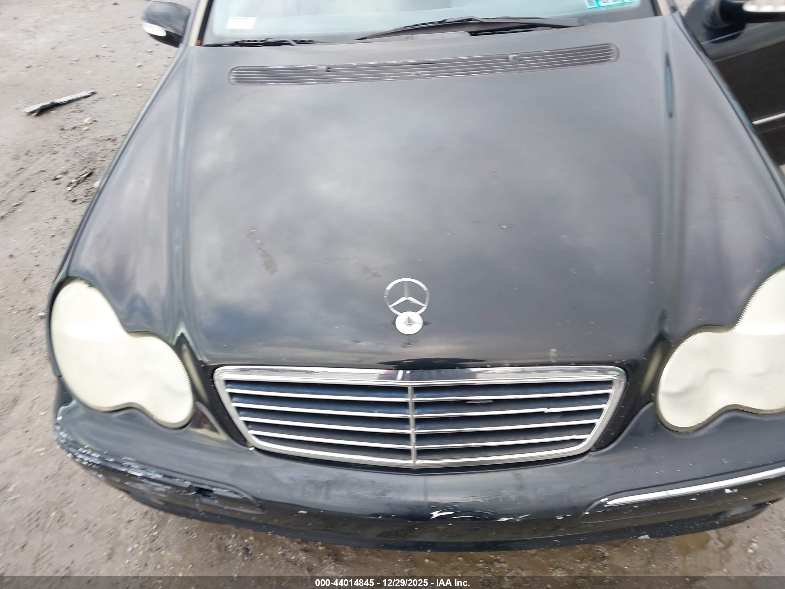 MERCEDES-BENZ C image 10