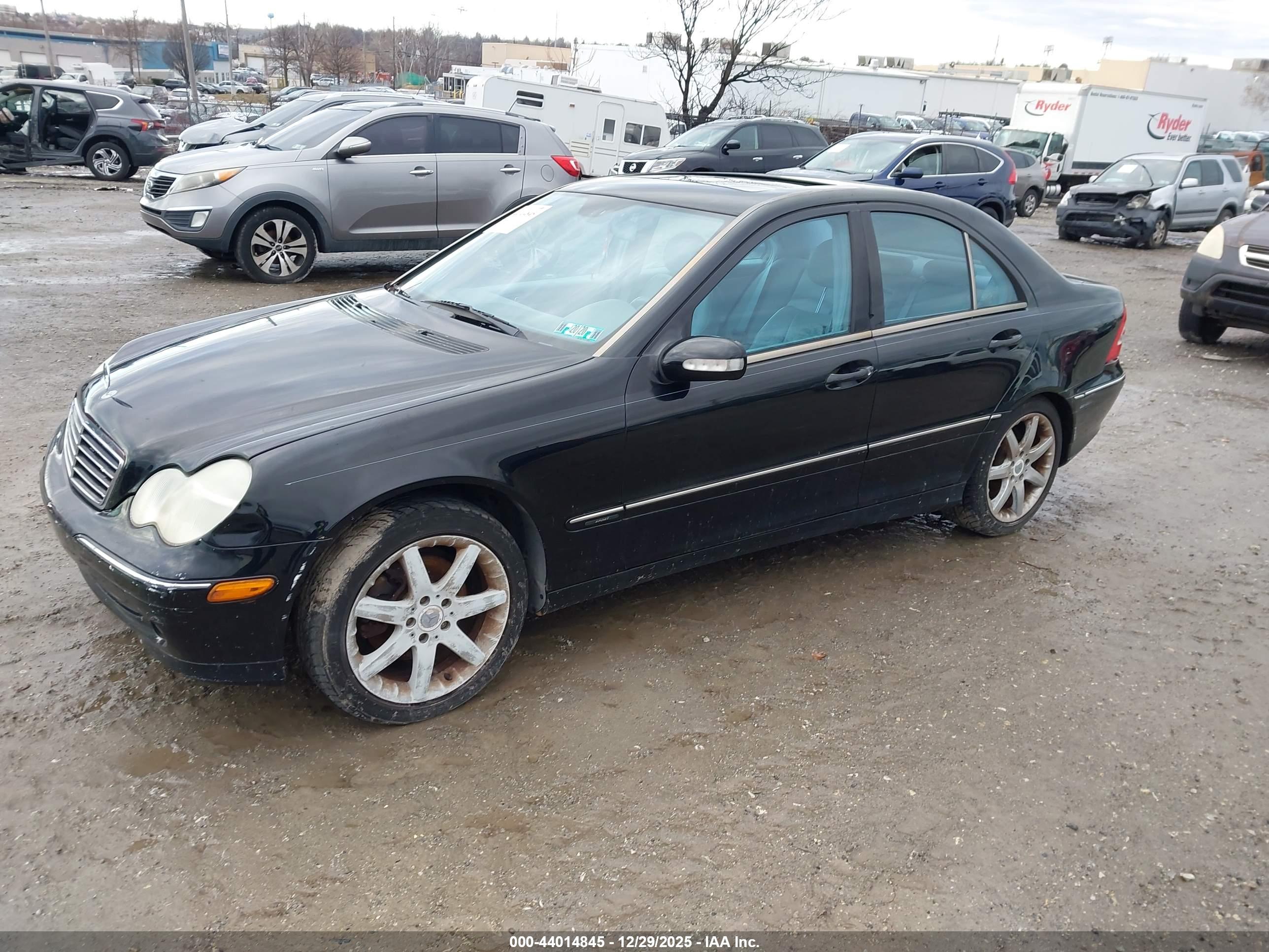 MERCEDES-BENZ C image 2