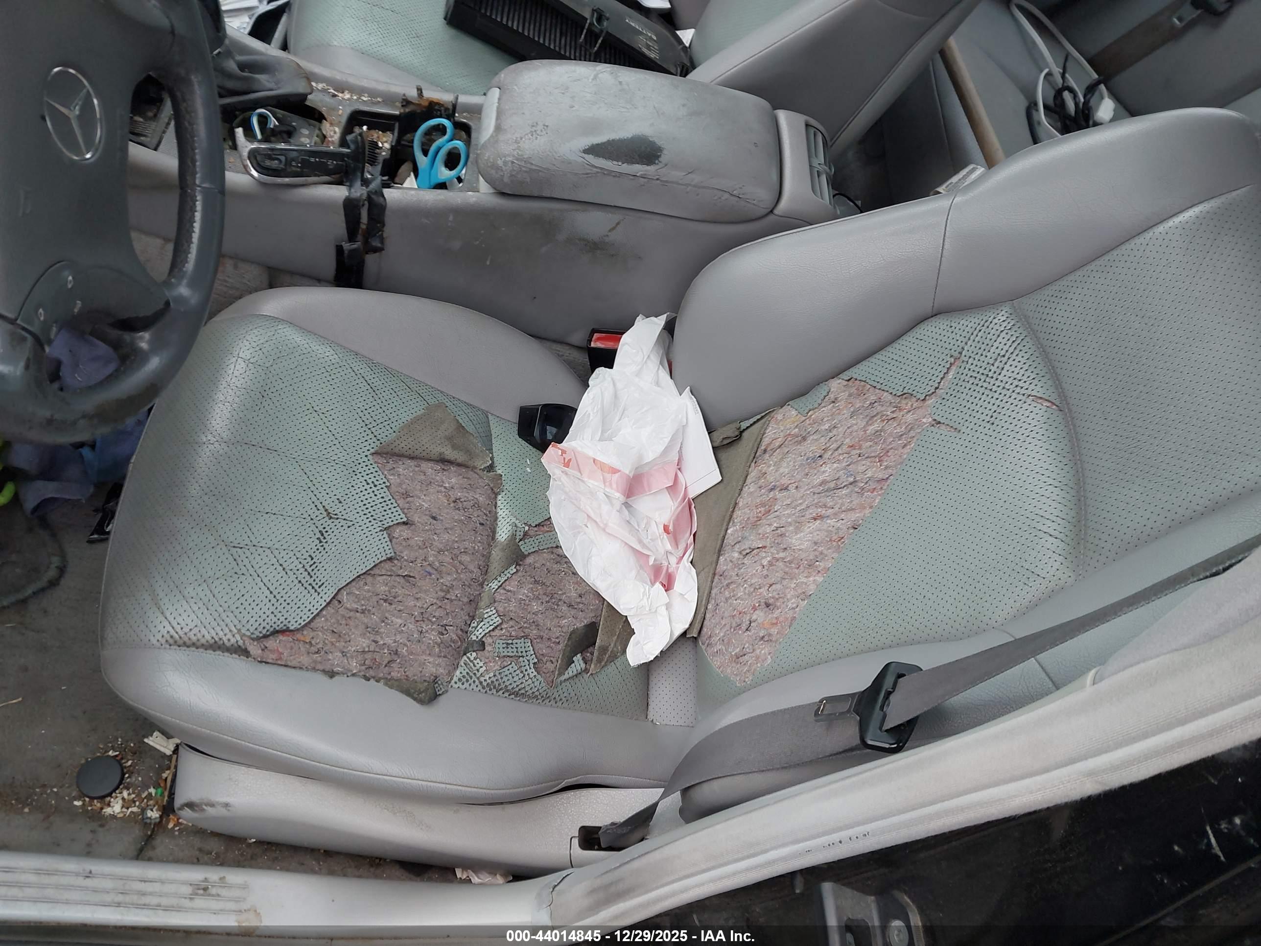 MERCEDES-BENZ C image 6