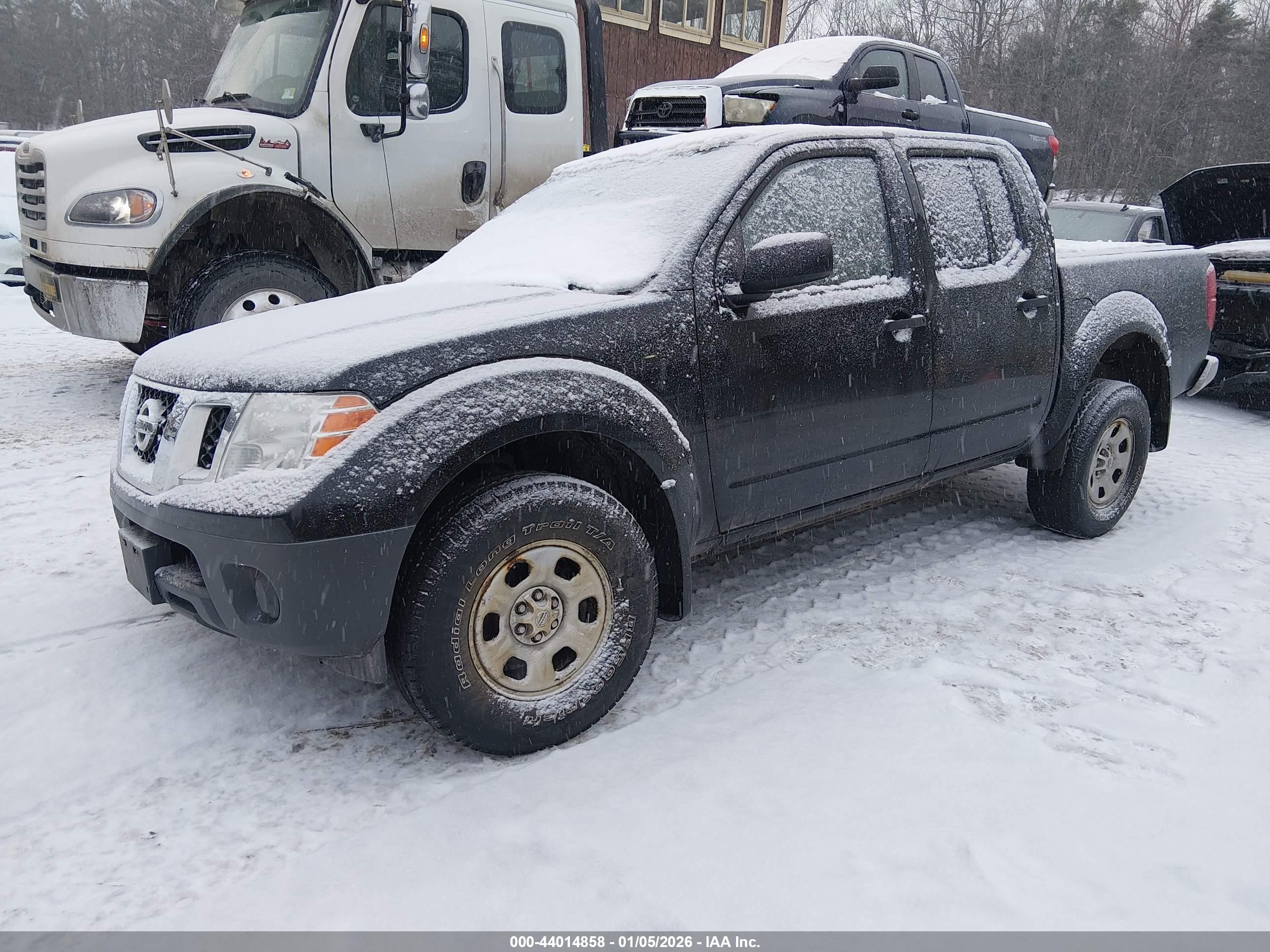 NISSAN FRONTIER image 2