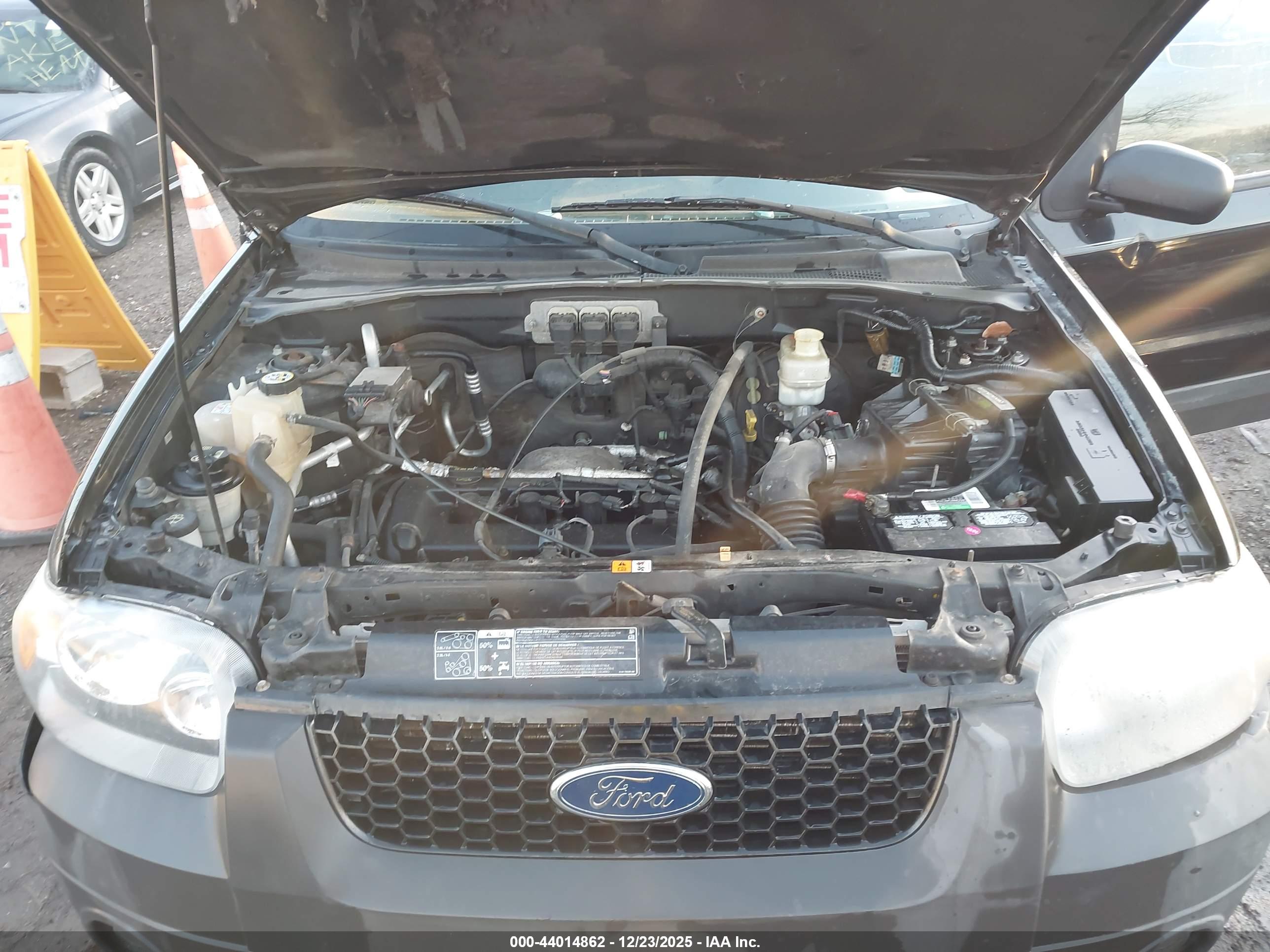 FORD ESCAPE image 10