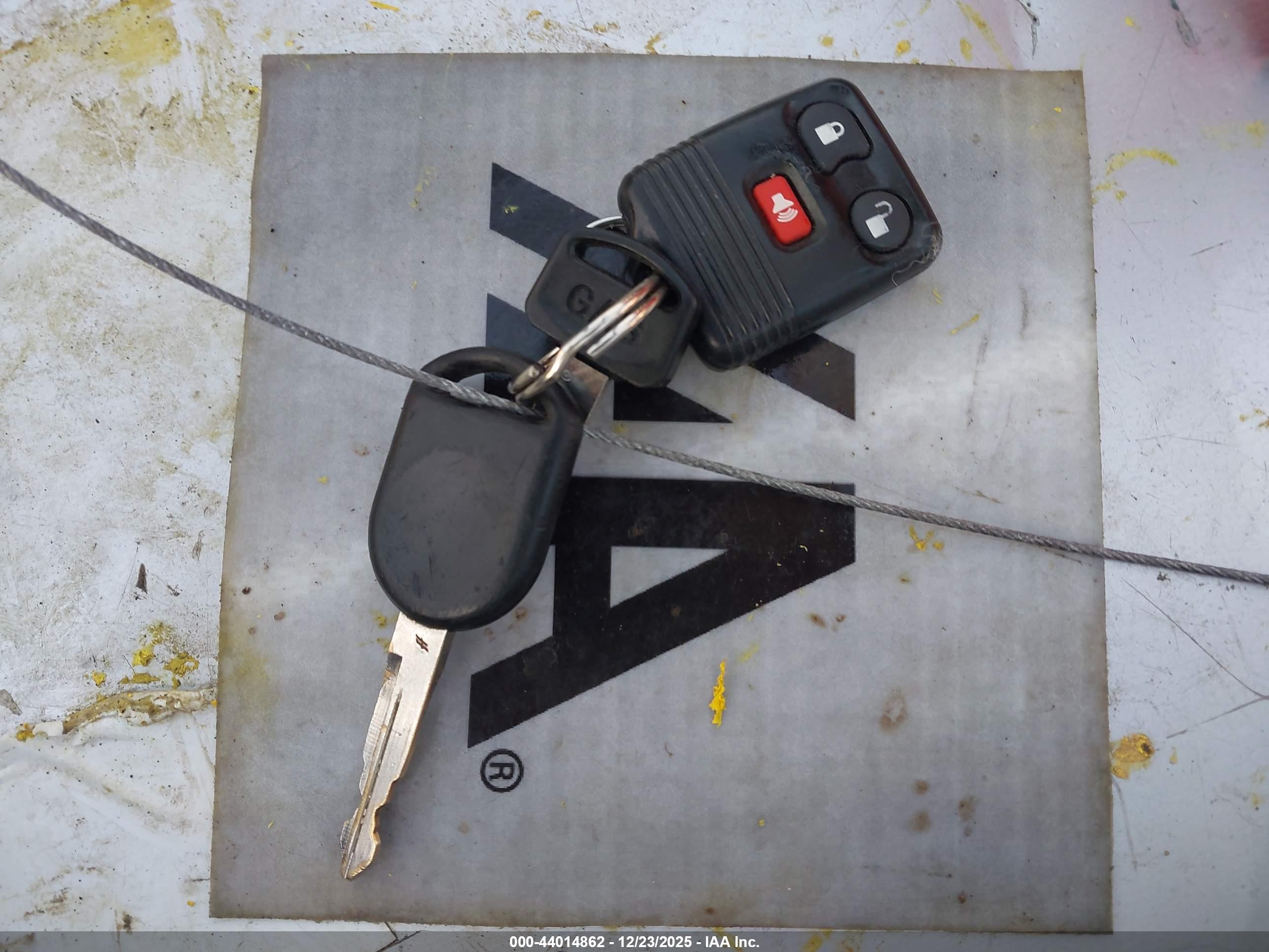 FORD ESCAPE image 11