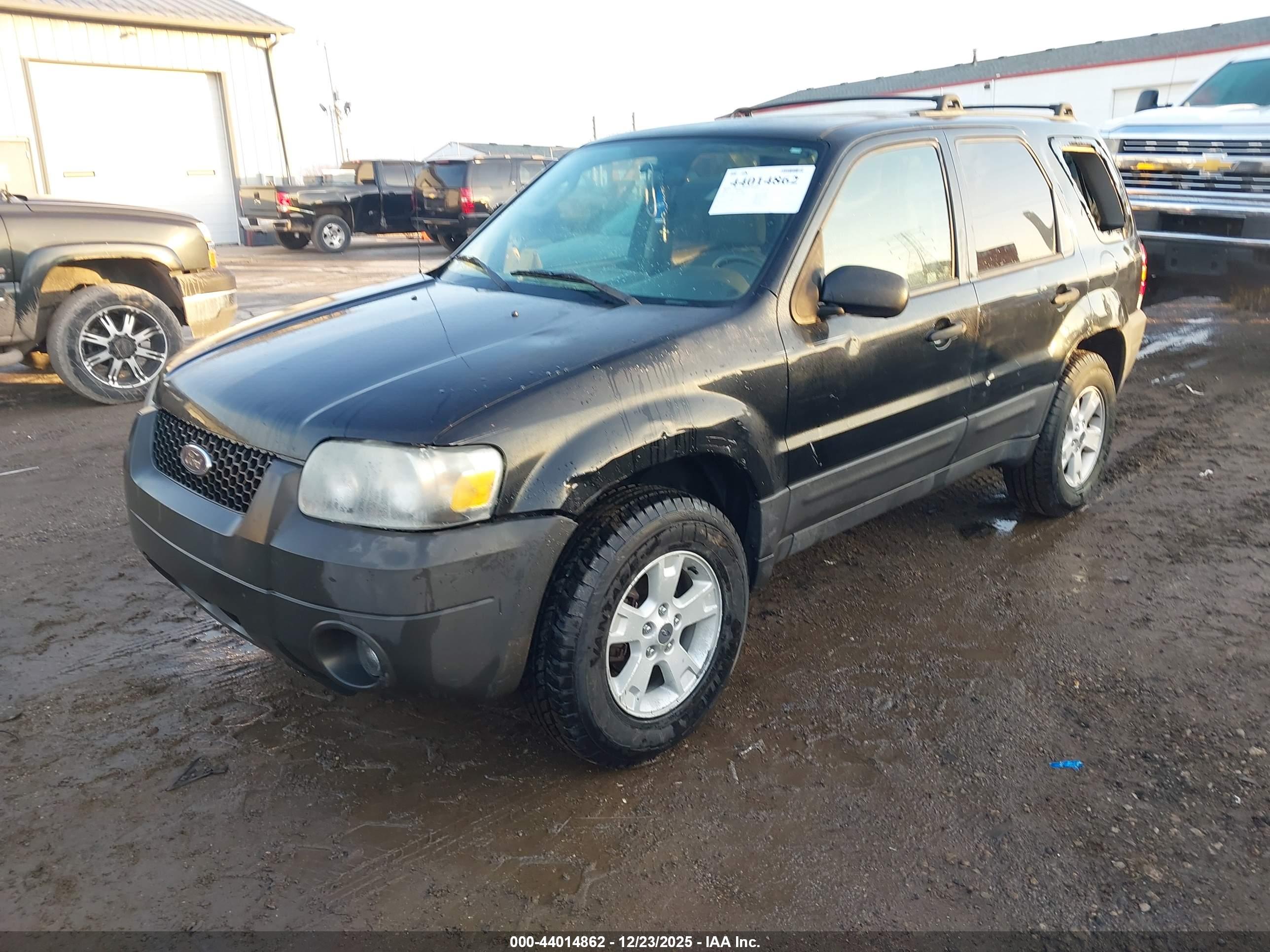 FORD ESCAPE image 2