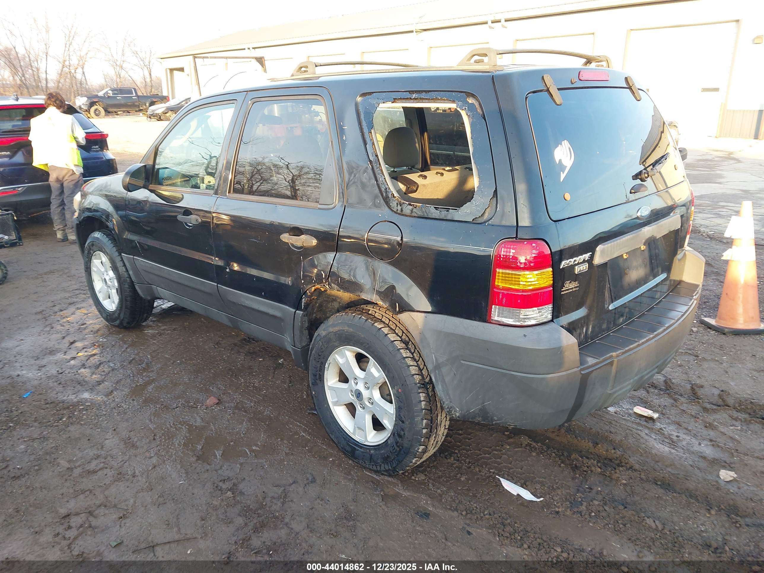 FORD ESCAPE image 3