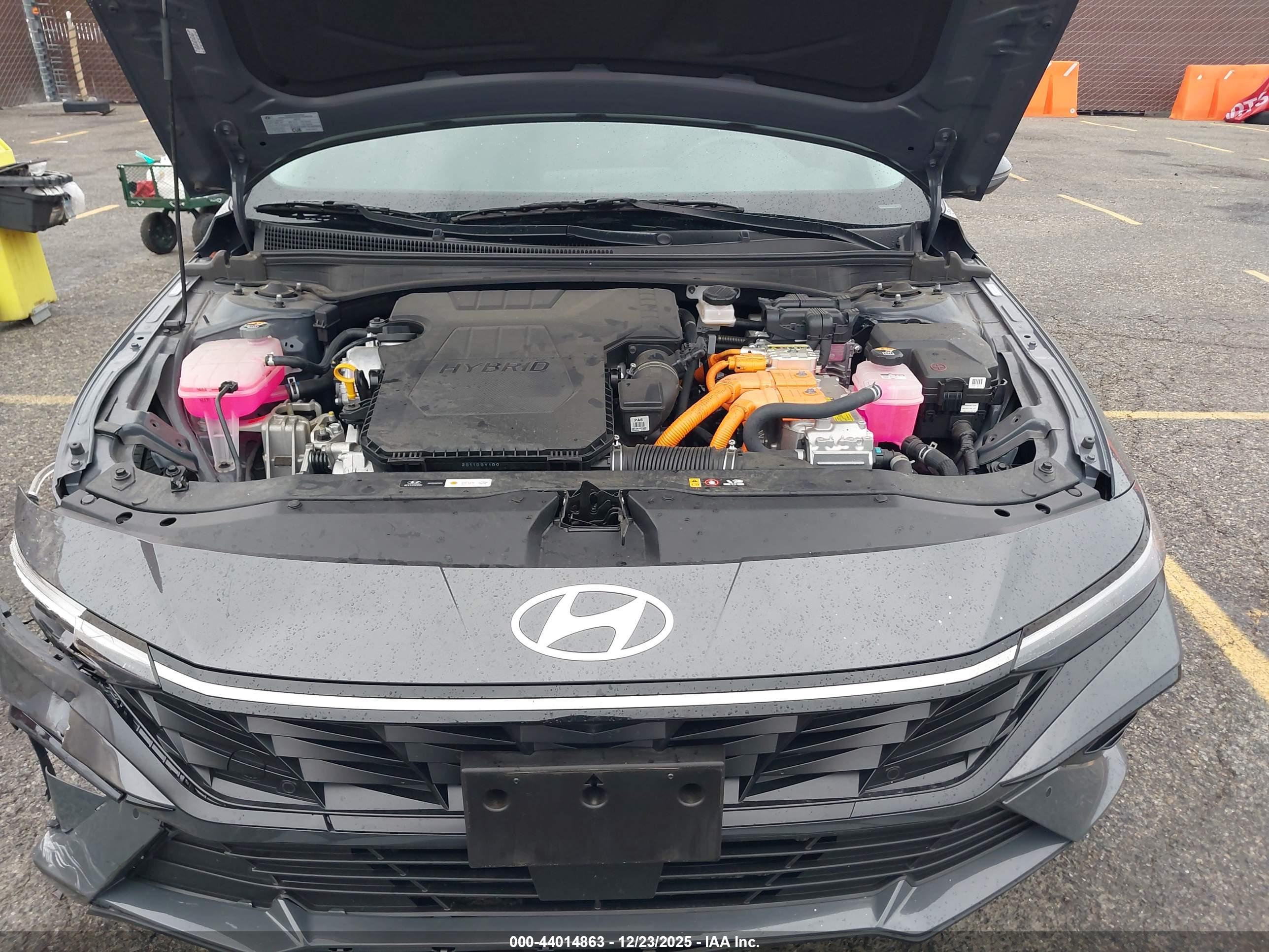 HYUNDAI ELANTRA image 10