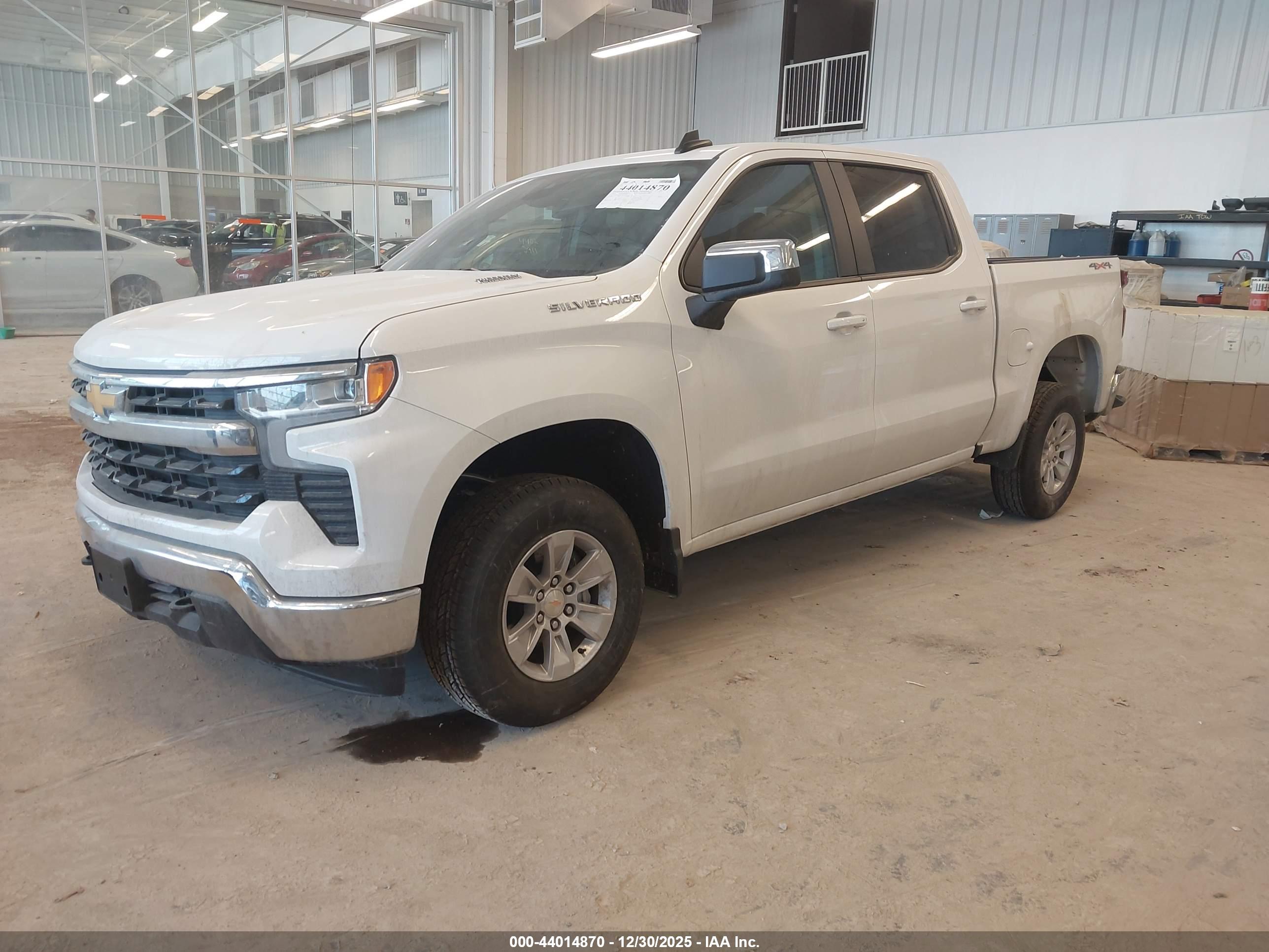 CHEVROLET SILVERADO image 2