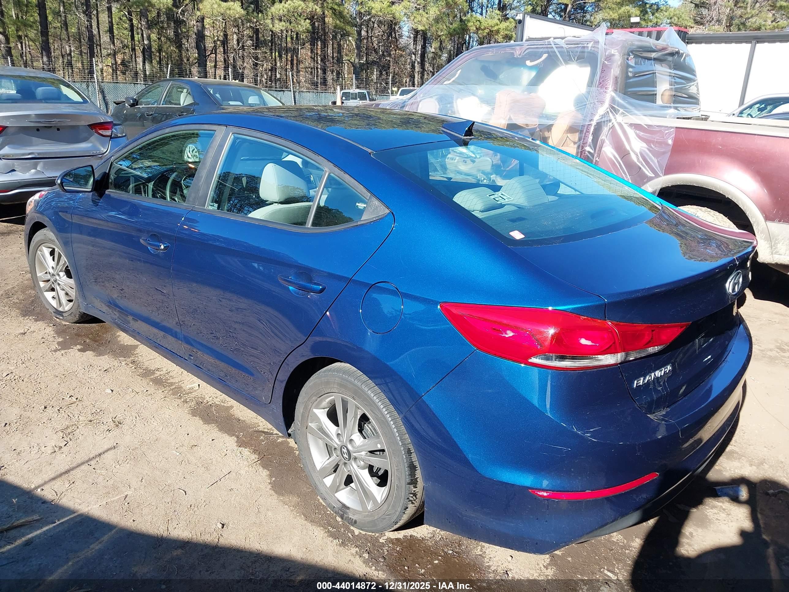 HYUNDAI ELANTRA image 3