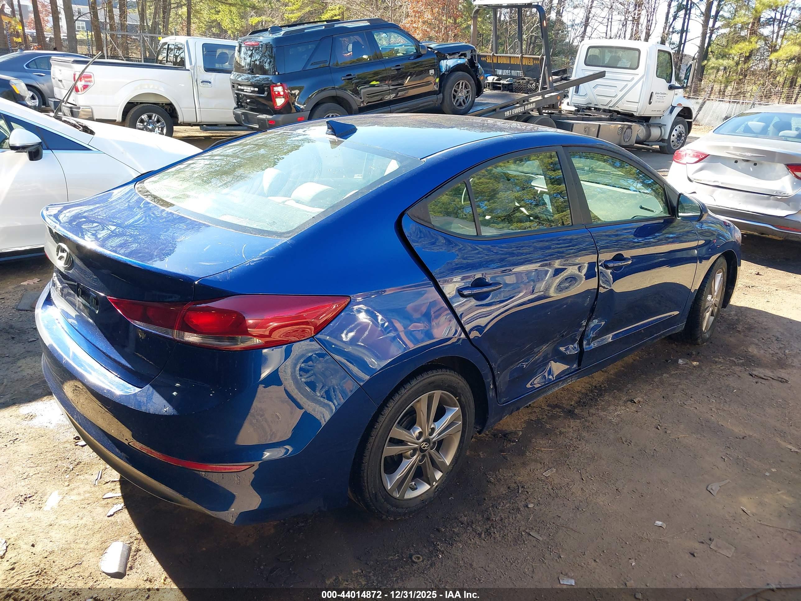 HYUNDAI ELANTRA image 4