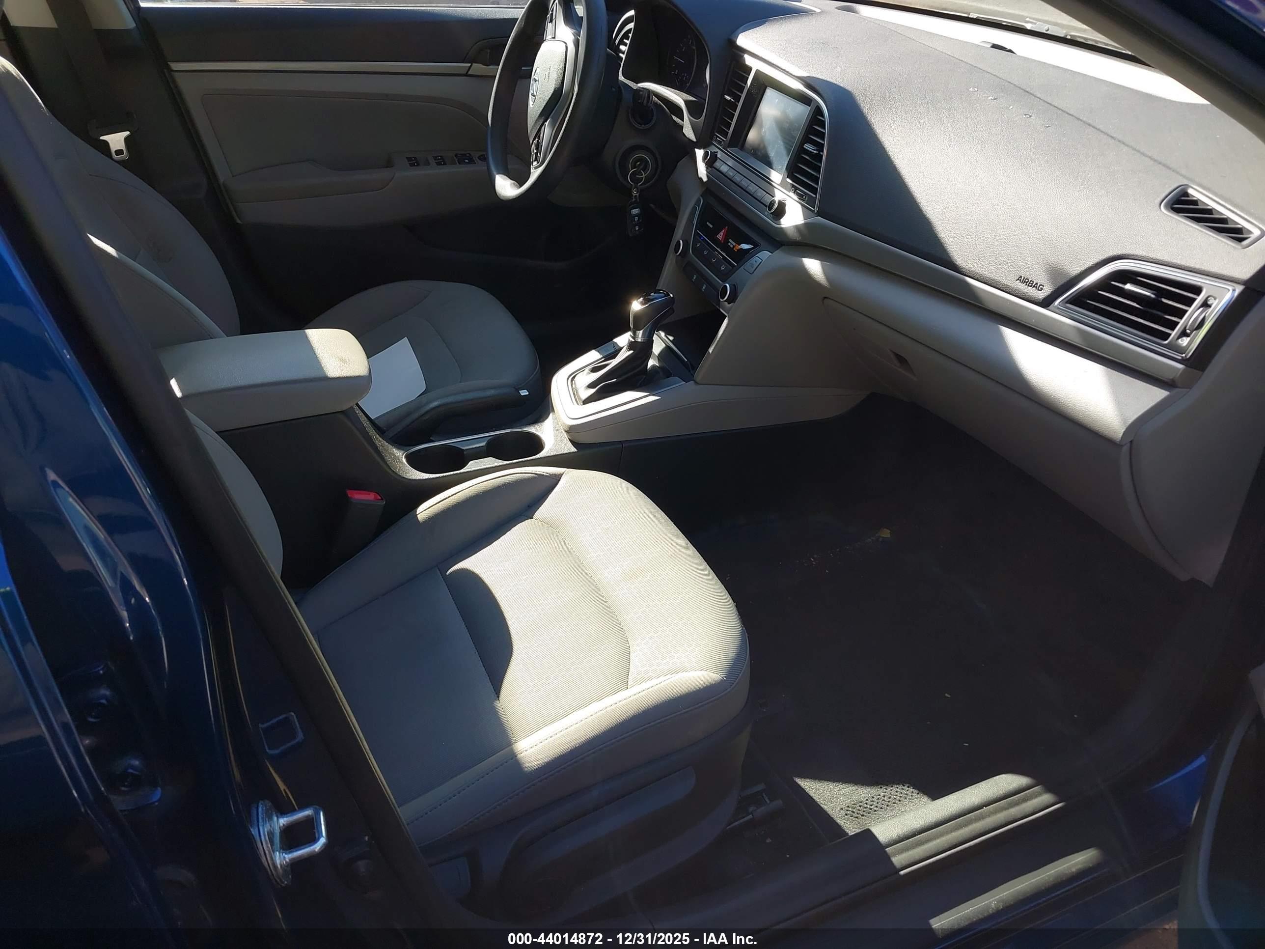HYUNDAI ELANTRA image 5