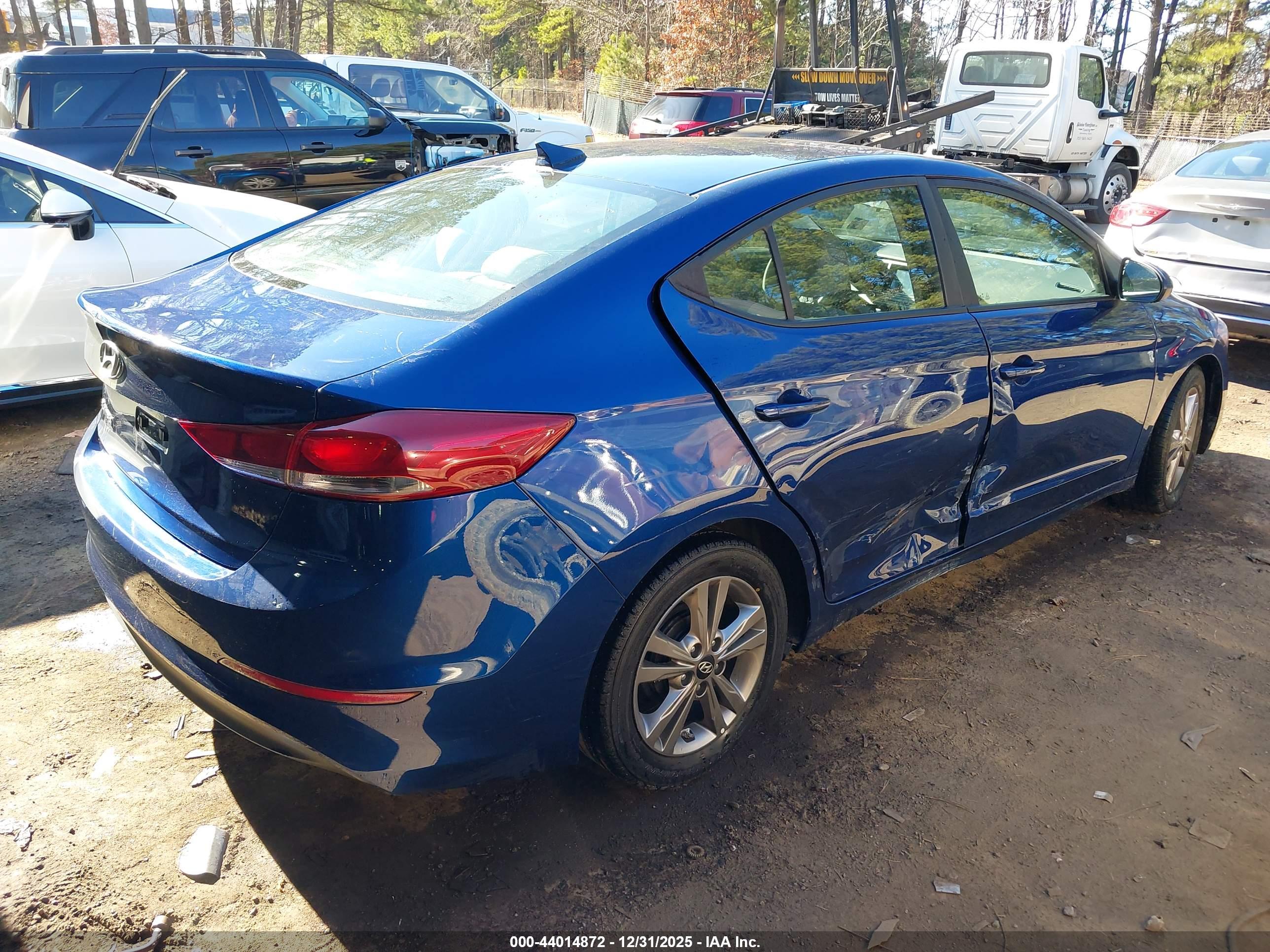 HYUNDAI ELANTRA image 6