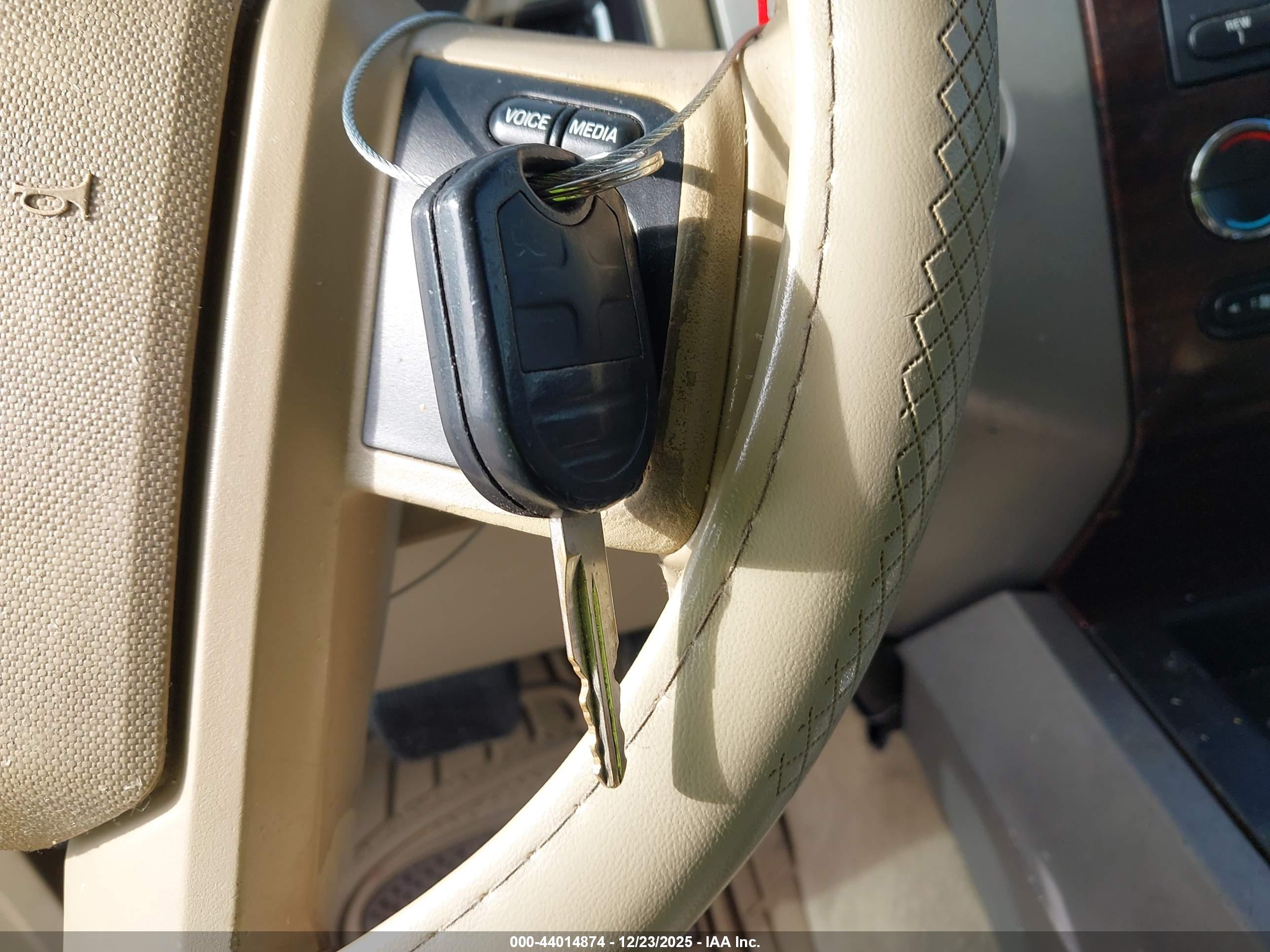 FORD EXPEDITION image 11