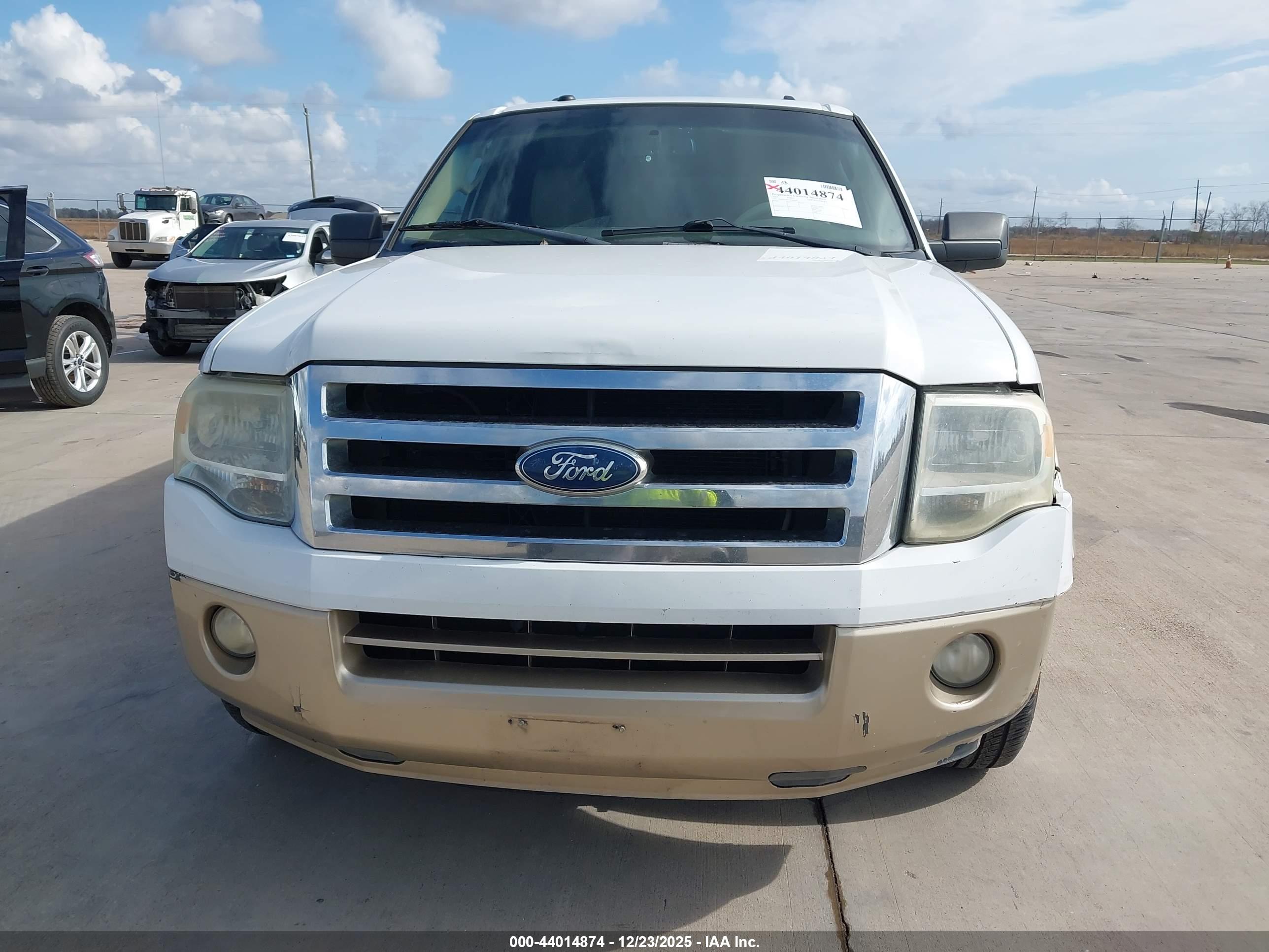 FORD EXPEDITION image 6