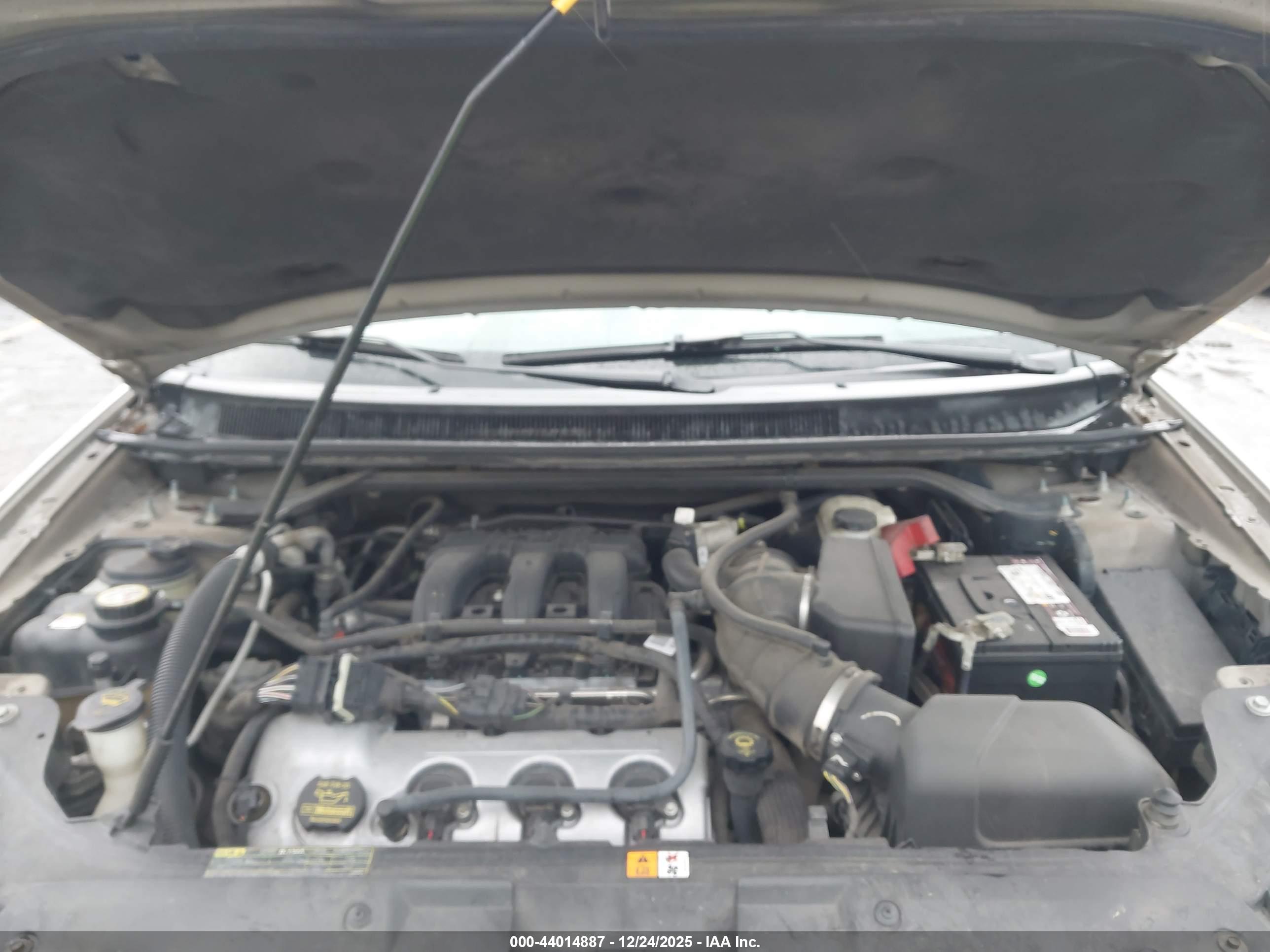 FORD TAURUS image 10