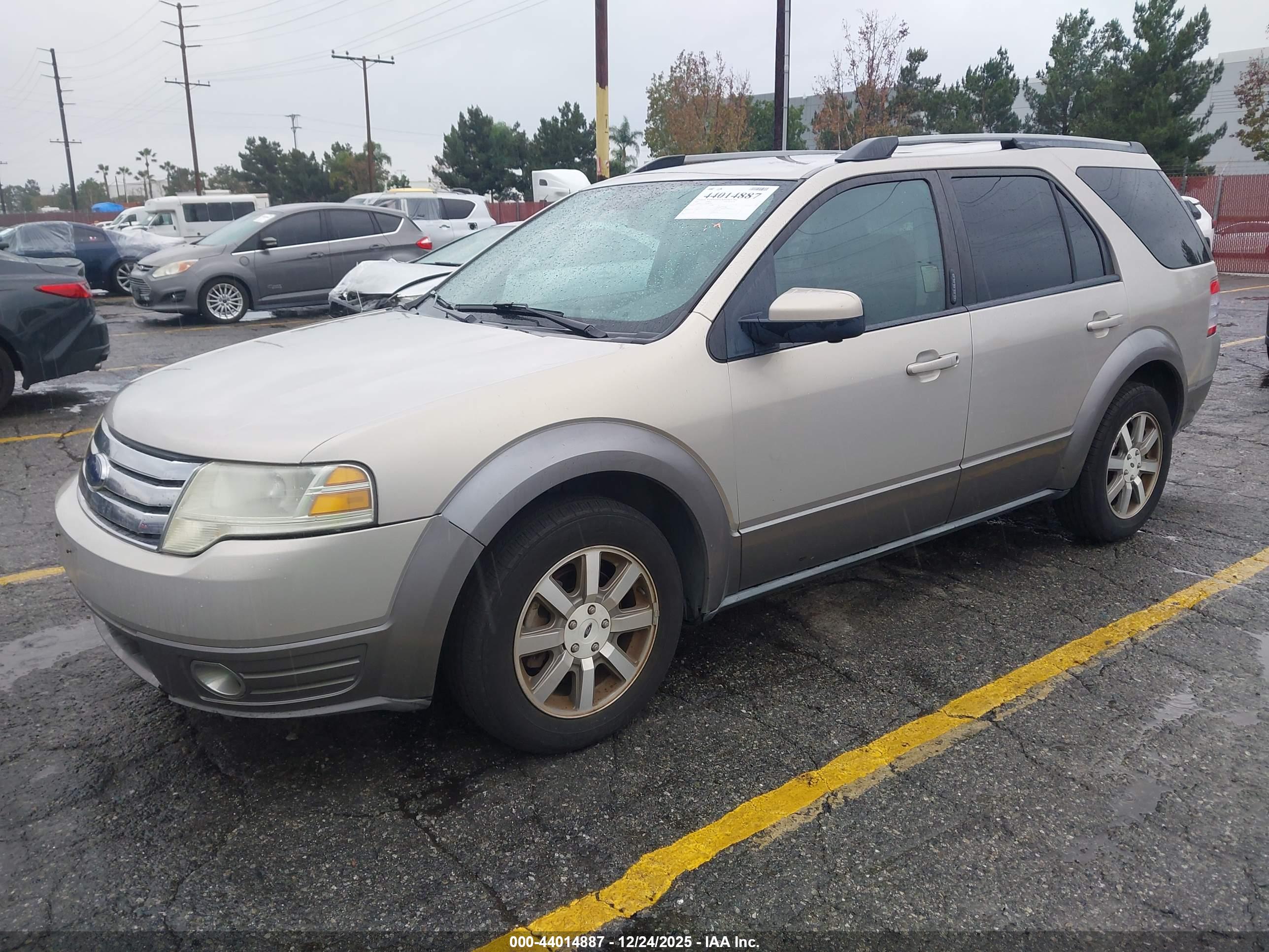 FORD TAURUS image 2