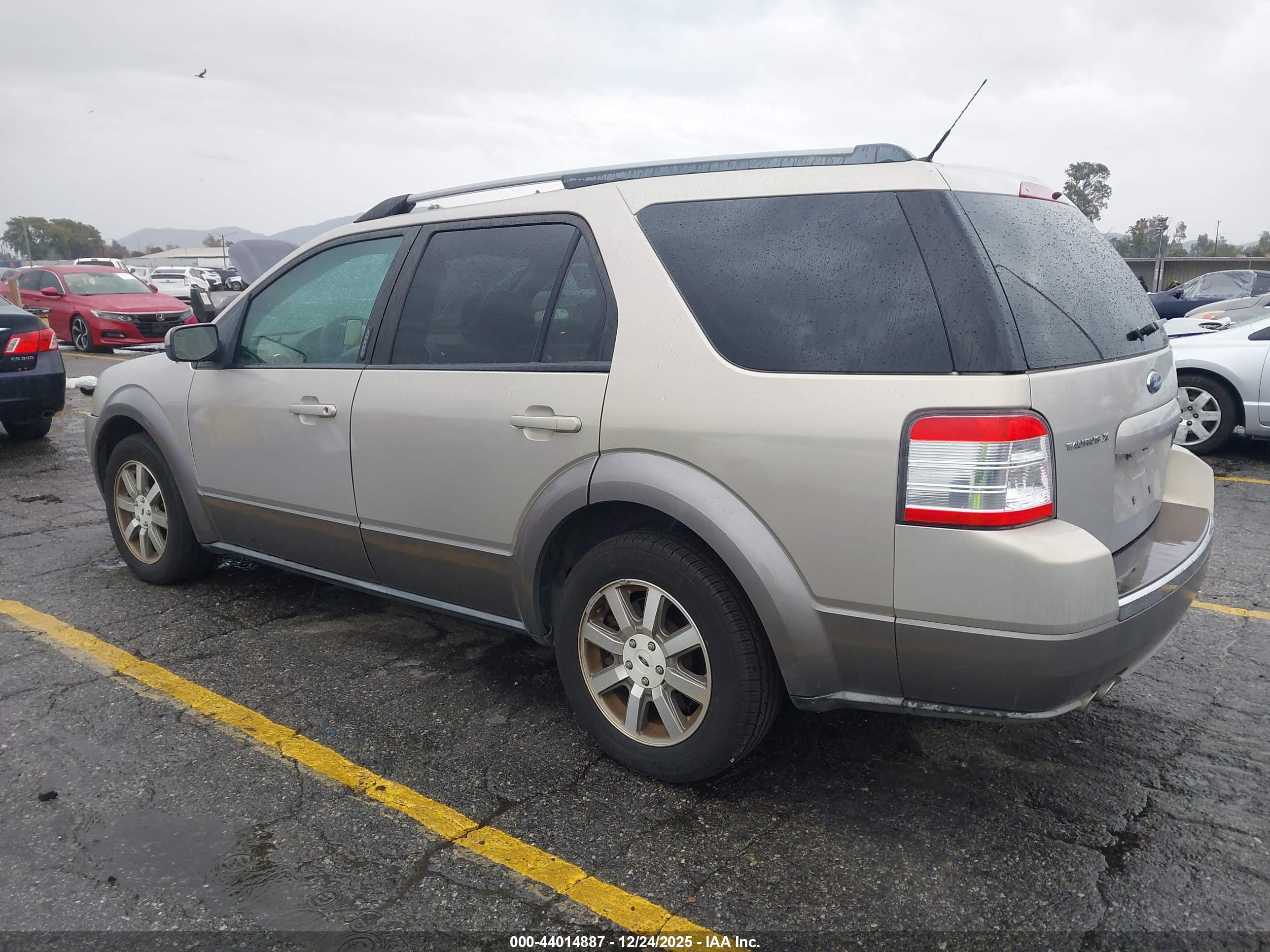 FORD TAURUS image 3