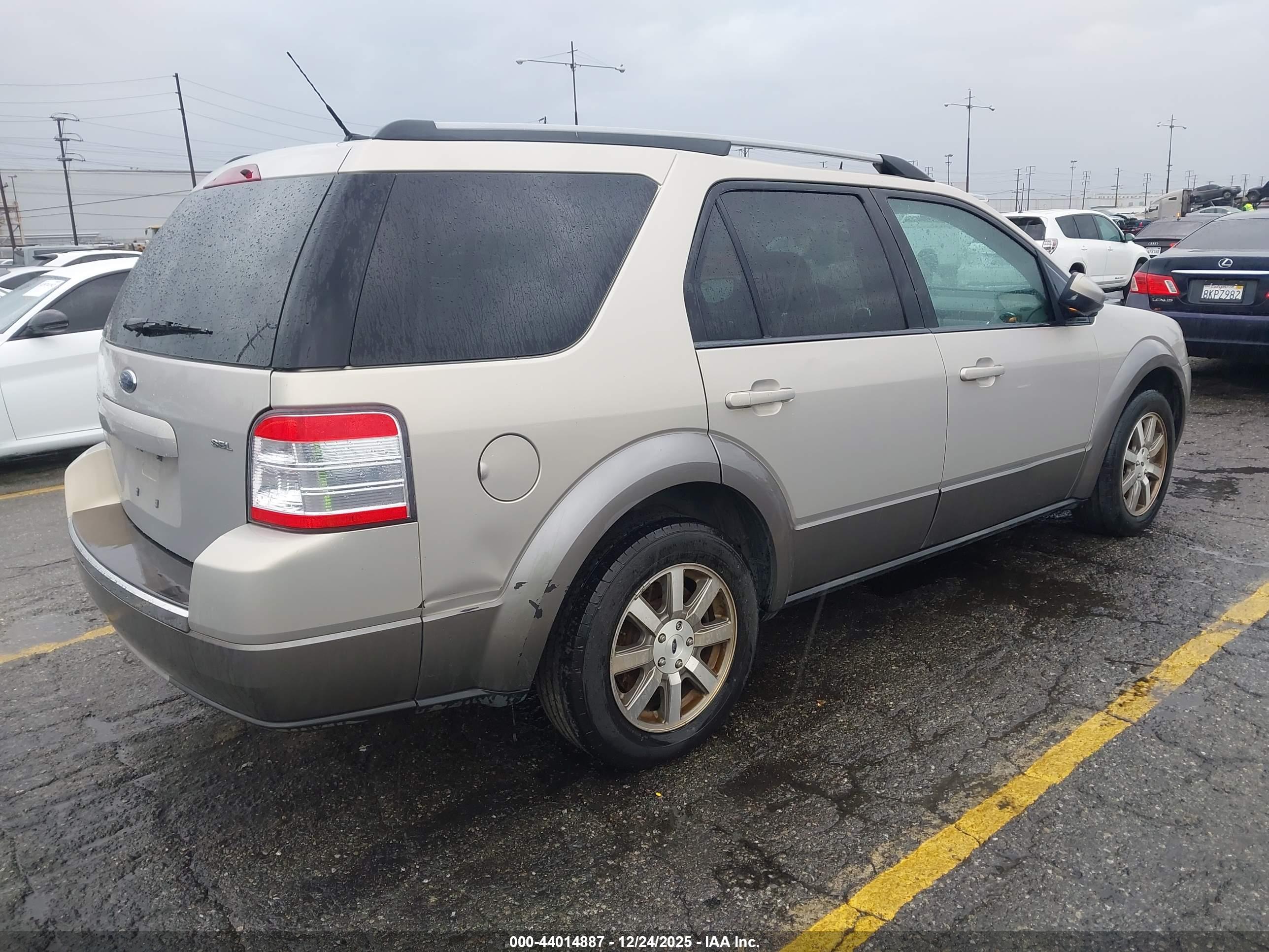 FORD TAURUS image 4