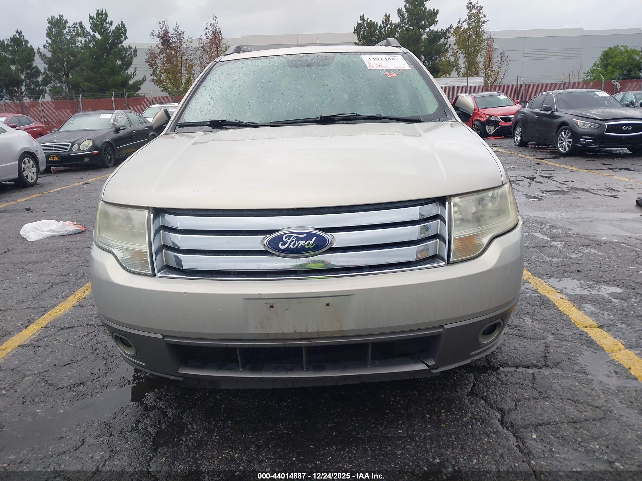 FORD TAURUS image 6