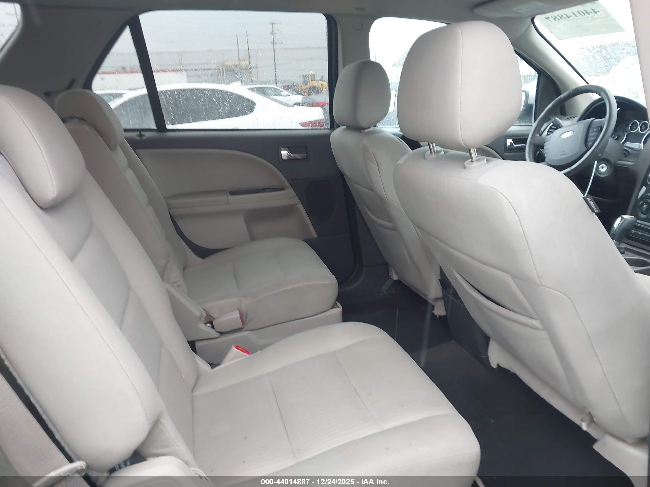 FORD TAURUS image 8