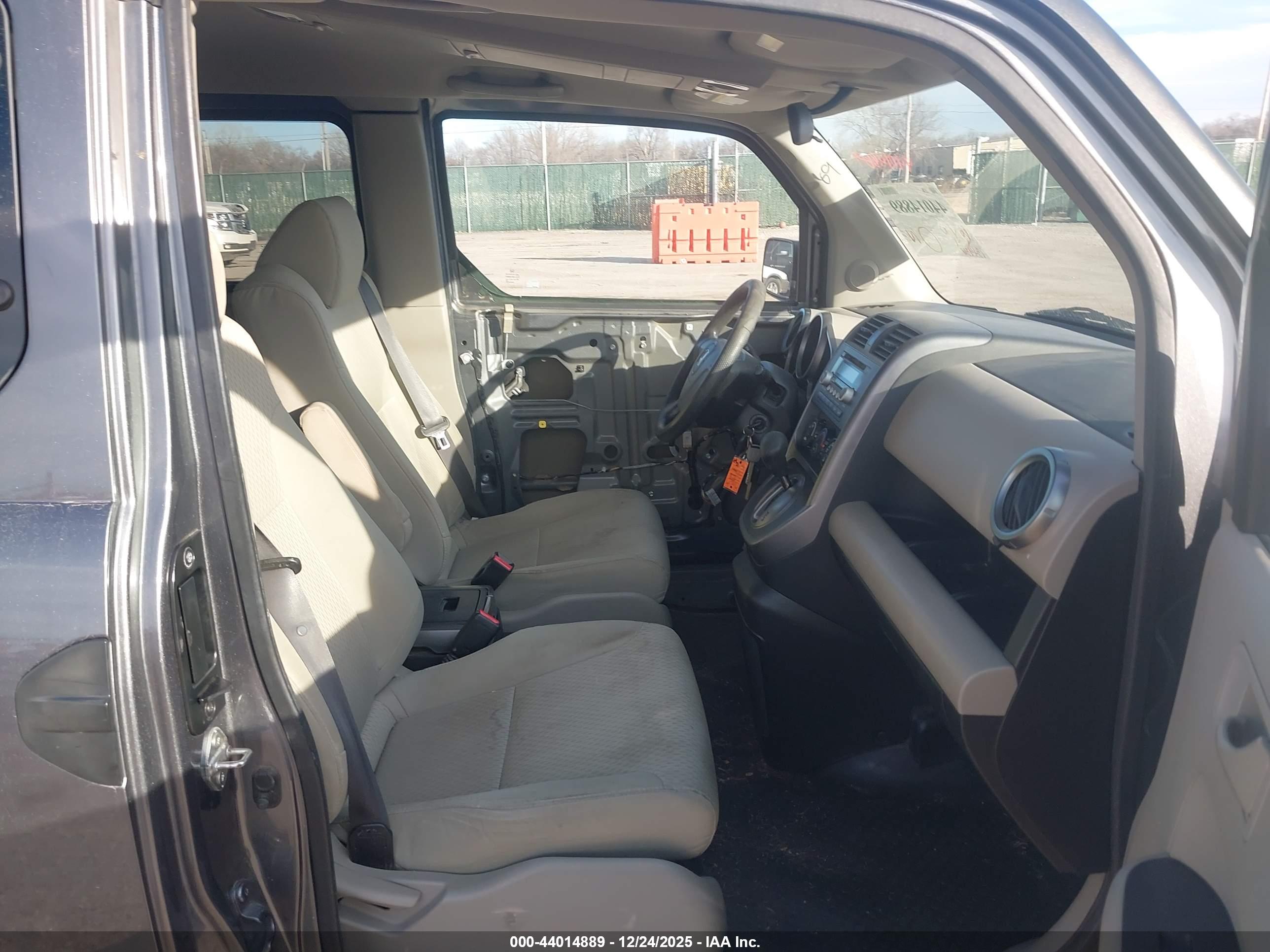 HONDA ELEMENT image 5