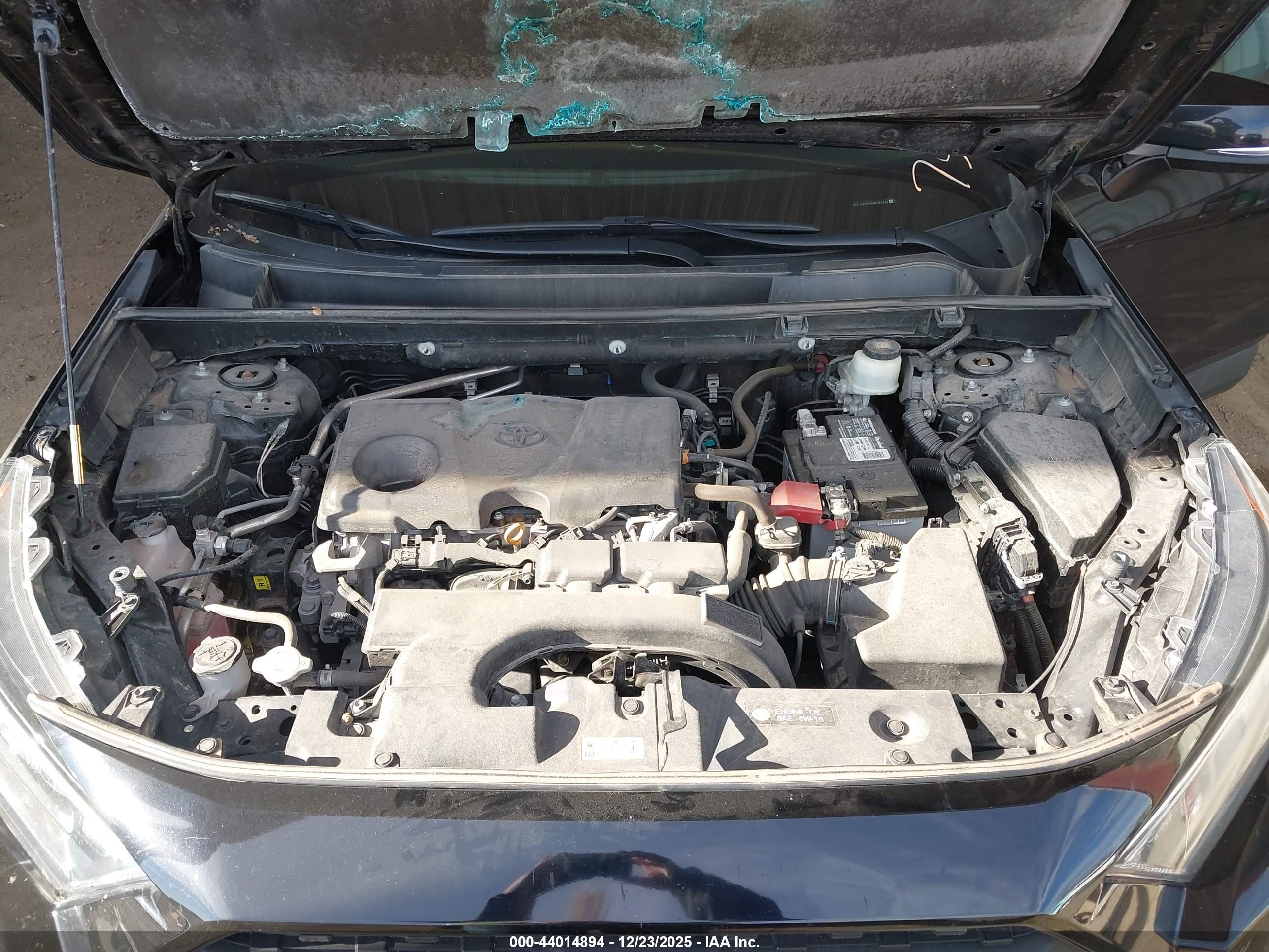 TOYOTA RAV4 image 10