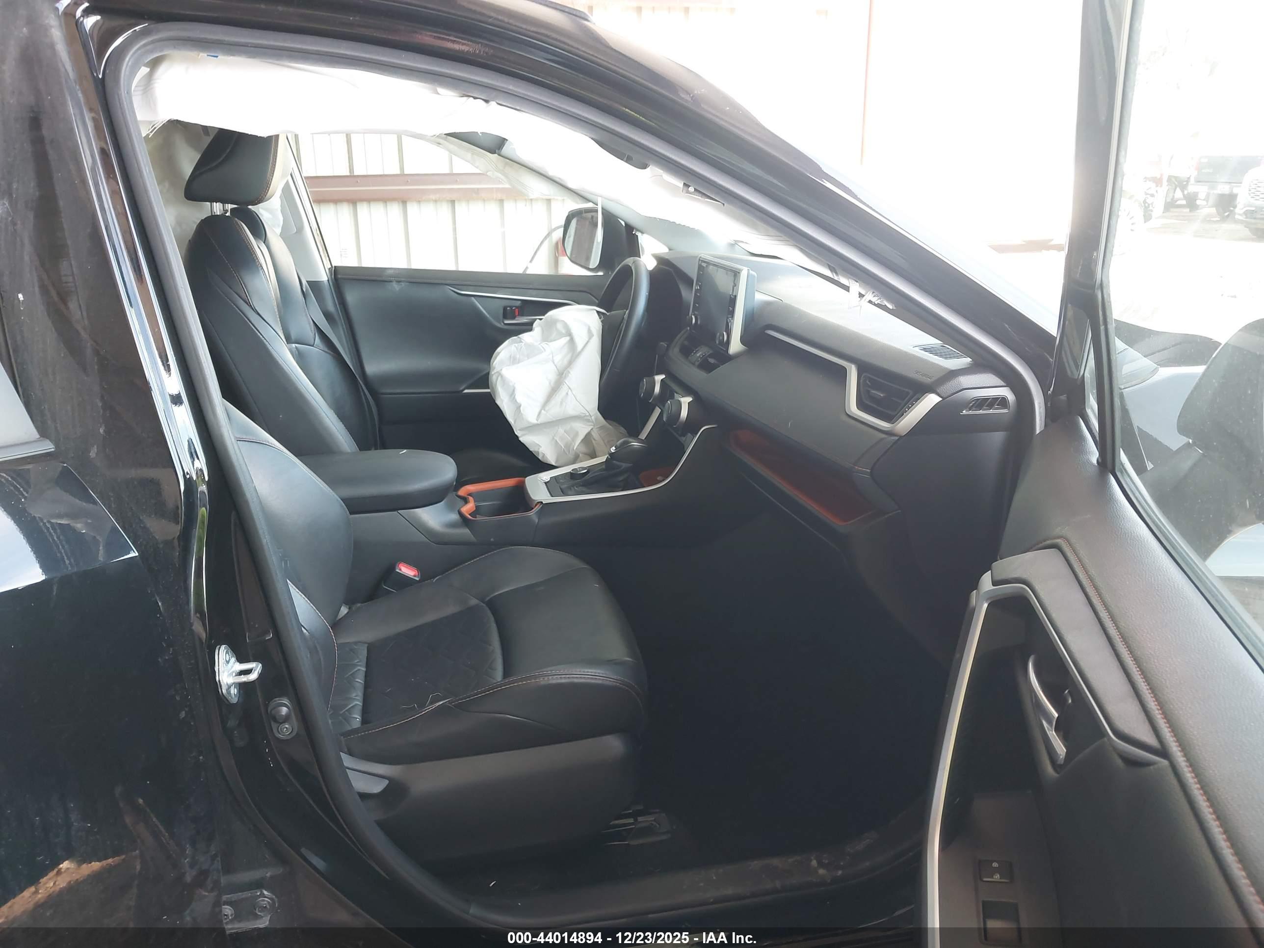 TOYOTA RAV4 image 5