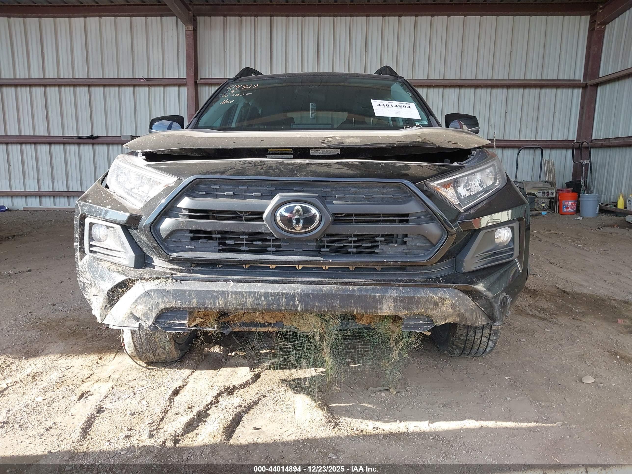 TOYOTA RAV4 image 6