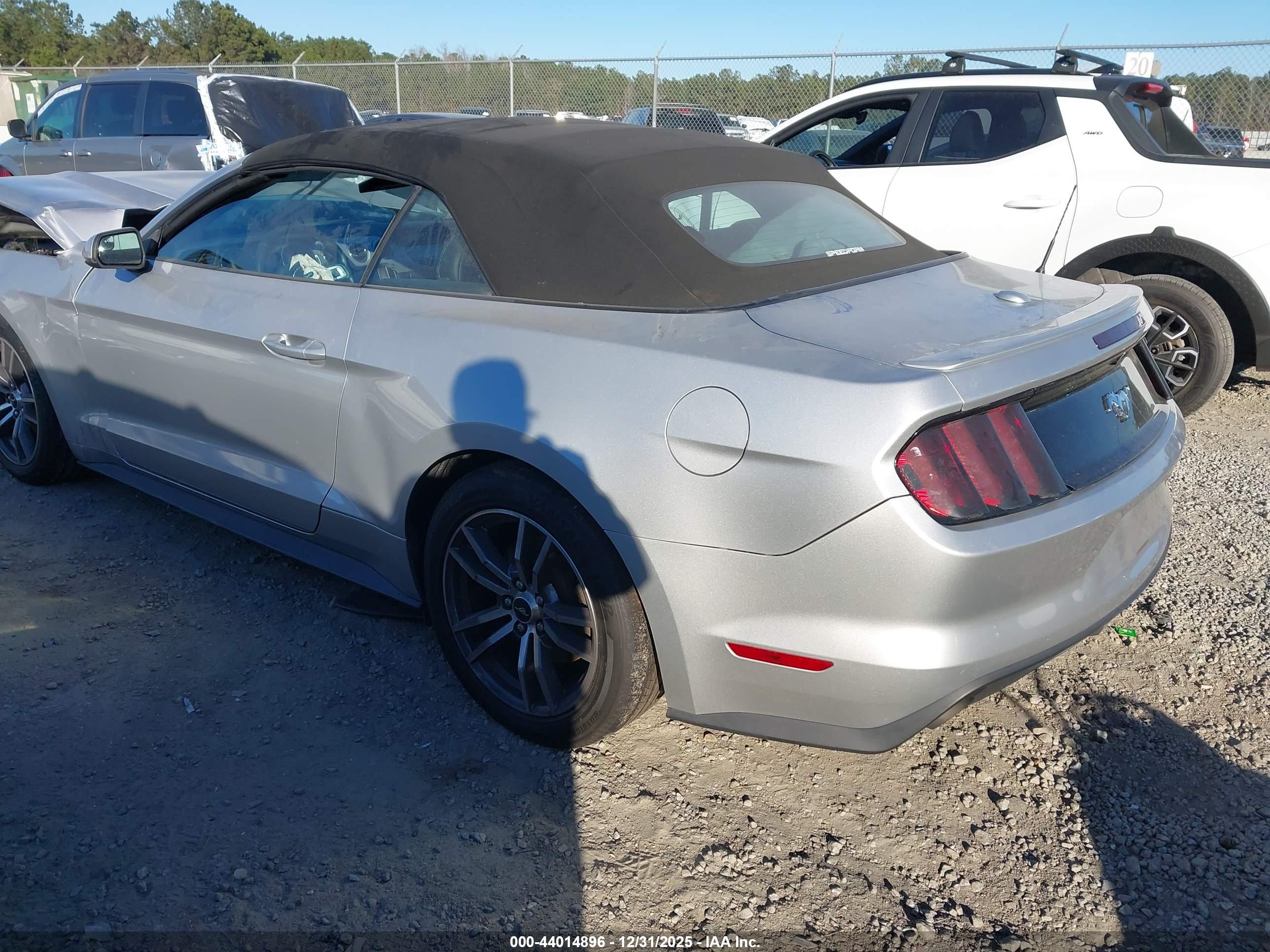 FORD MUSTANG image 3