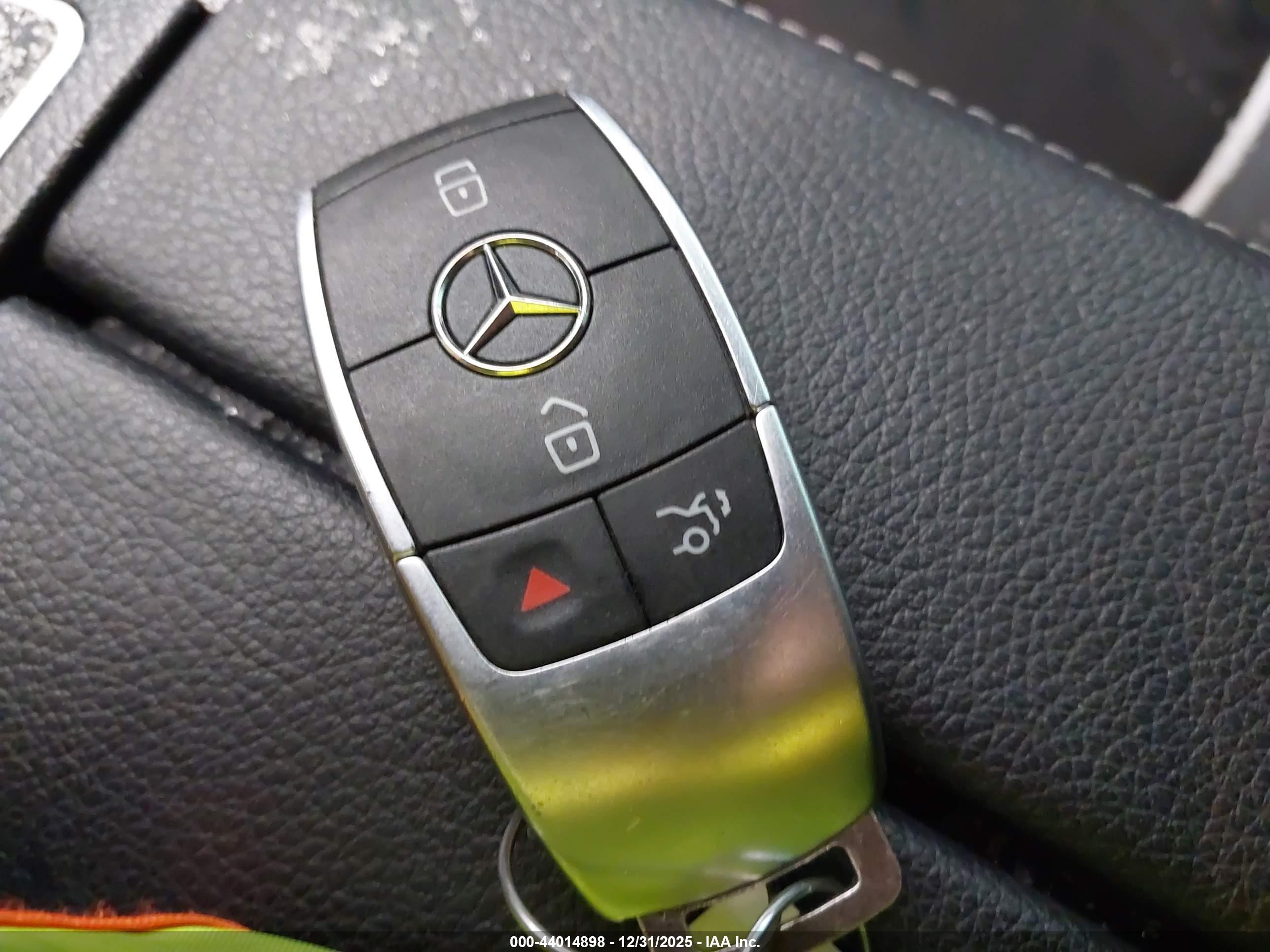 MERCEDES-BENZ GLA image 11