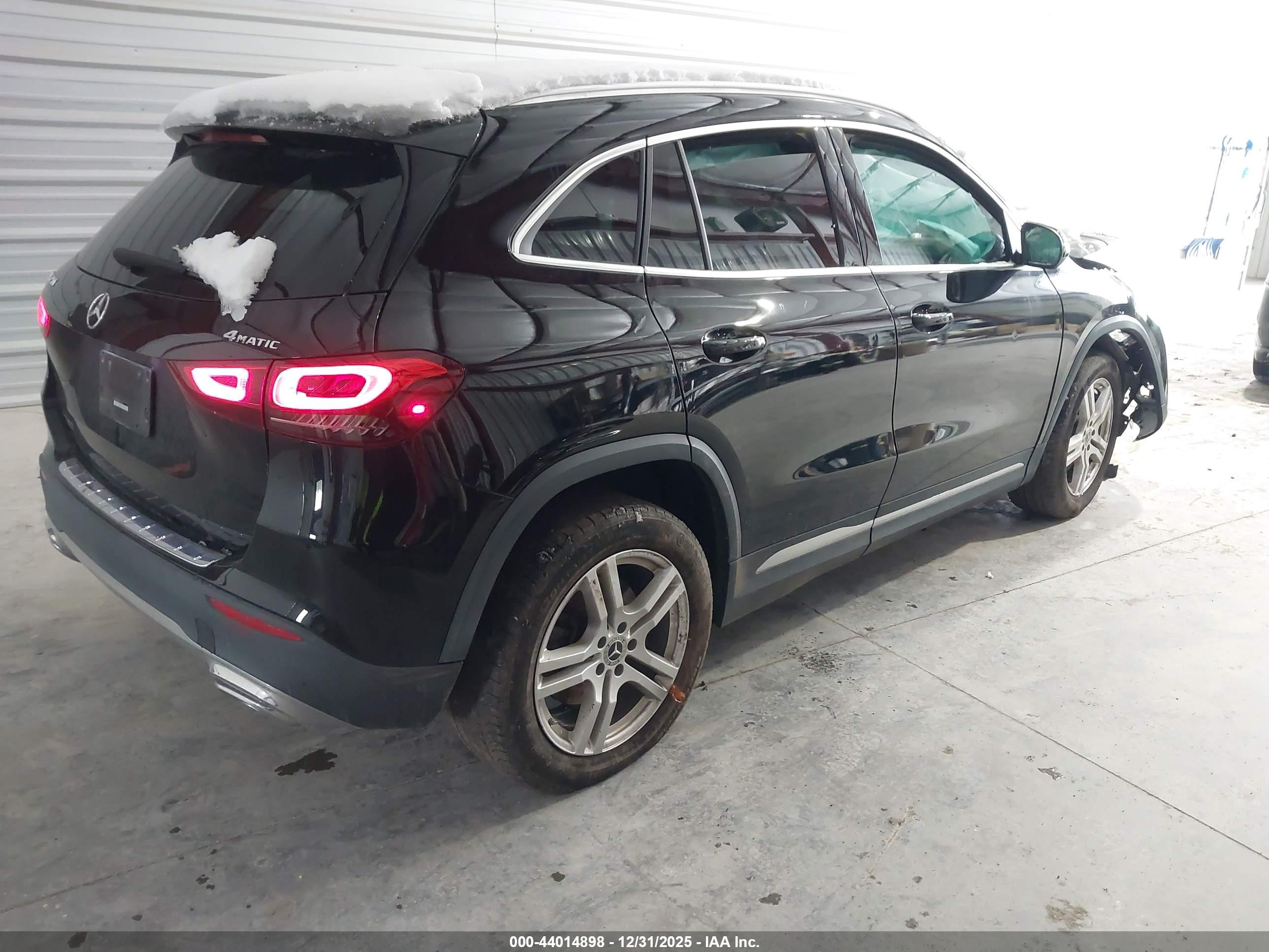 MERCEDES-BENZ GLA image 4