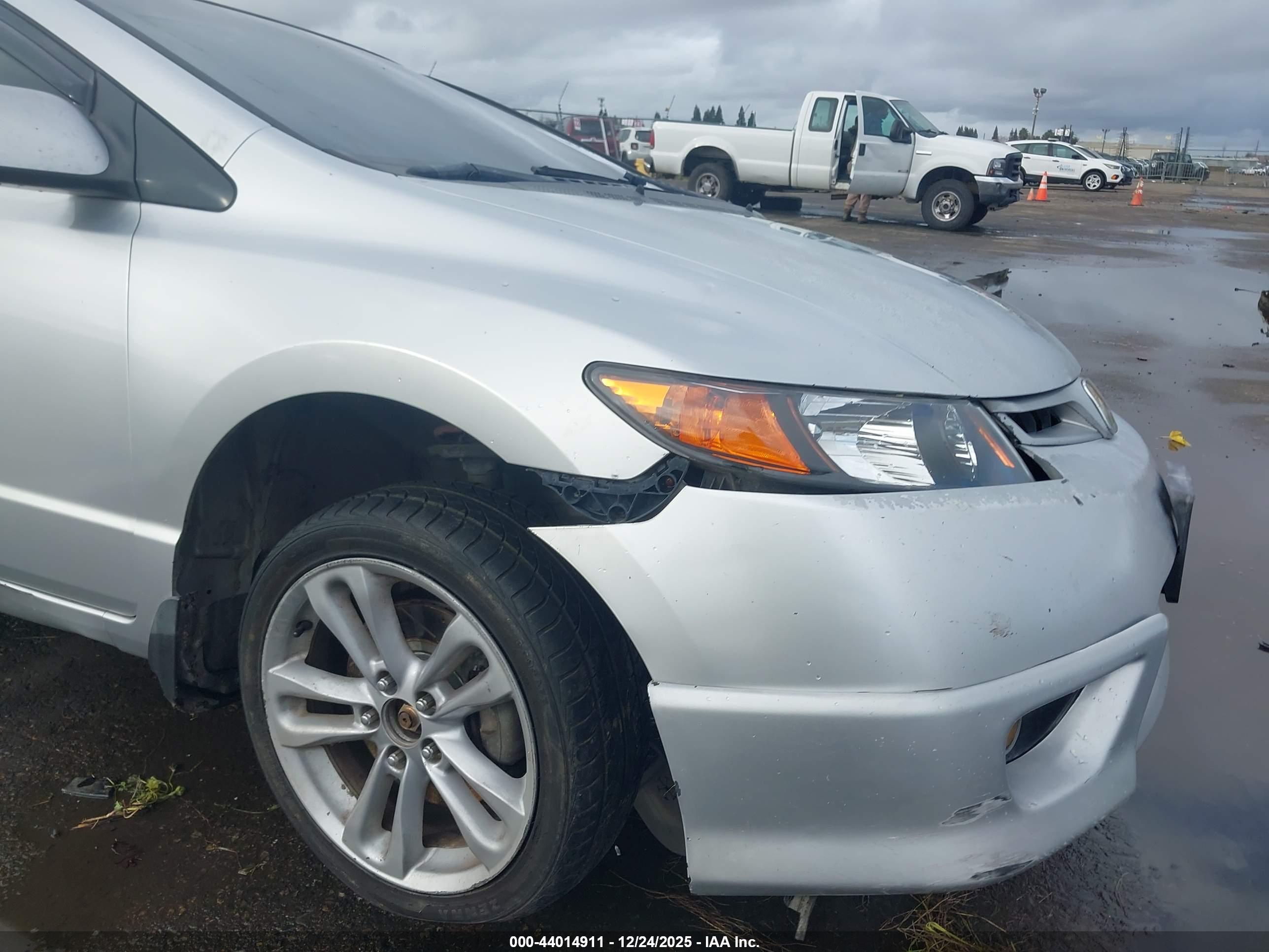 HONDA CIVIC image 6