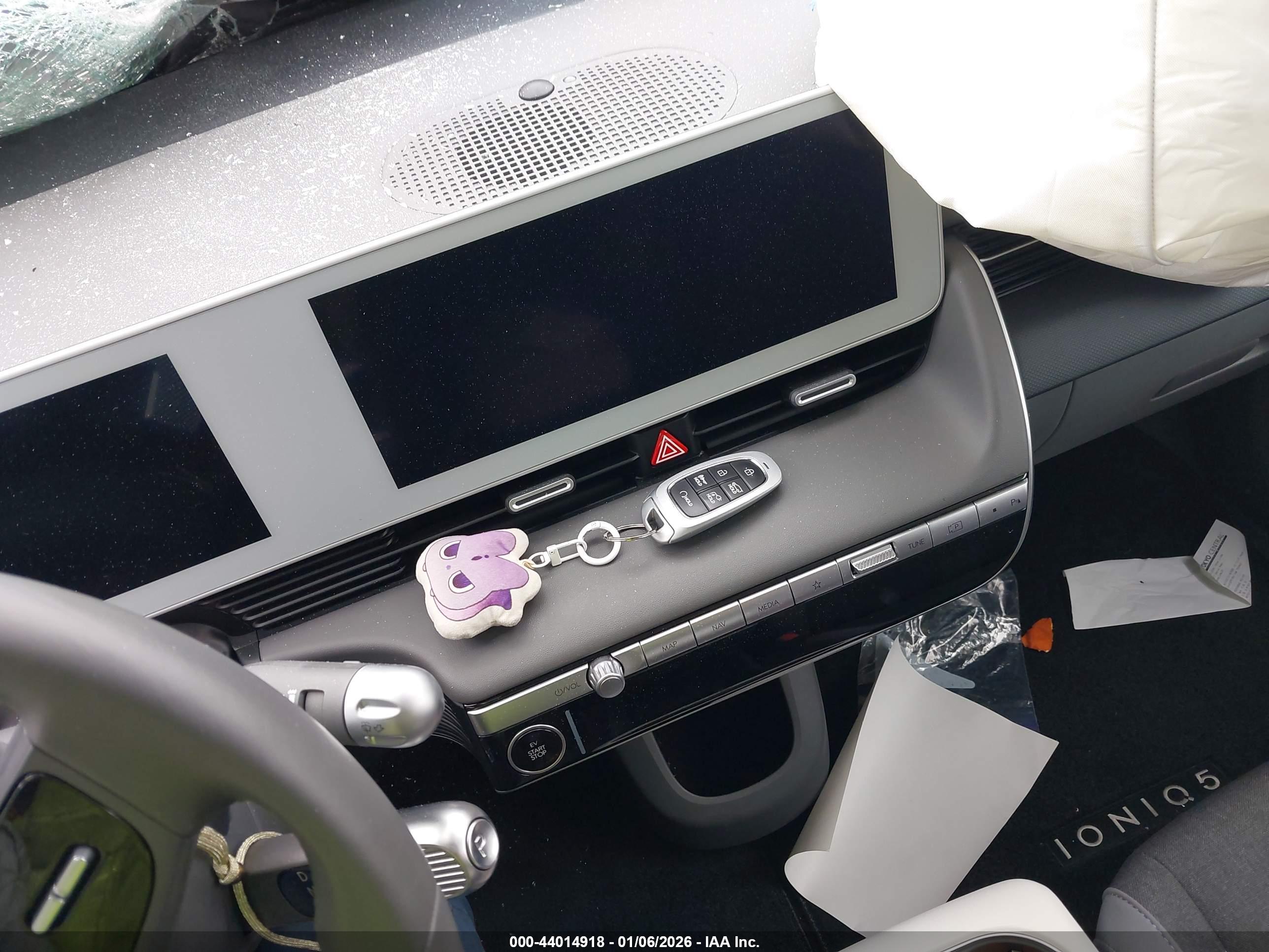 HYUNDAI IONIQ image 11