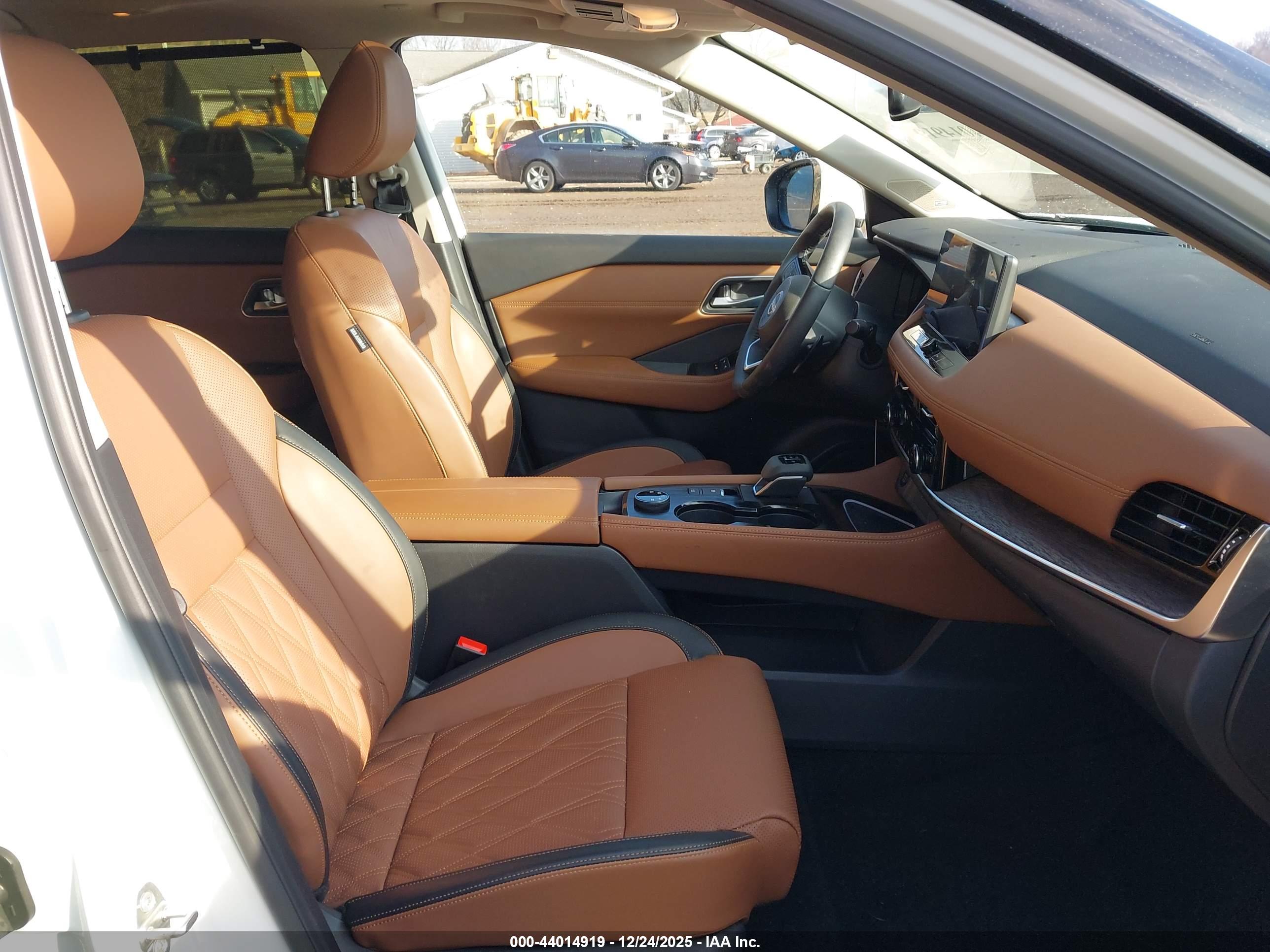 NISSAN ROGUE image 5