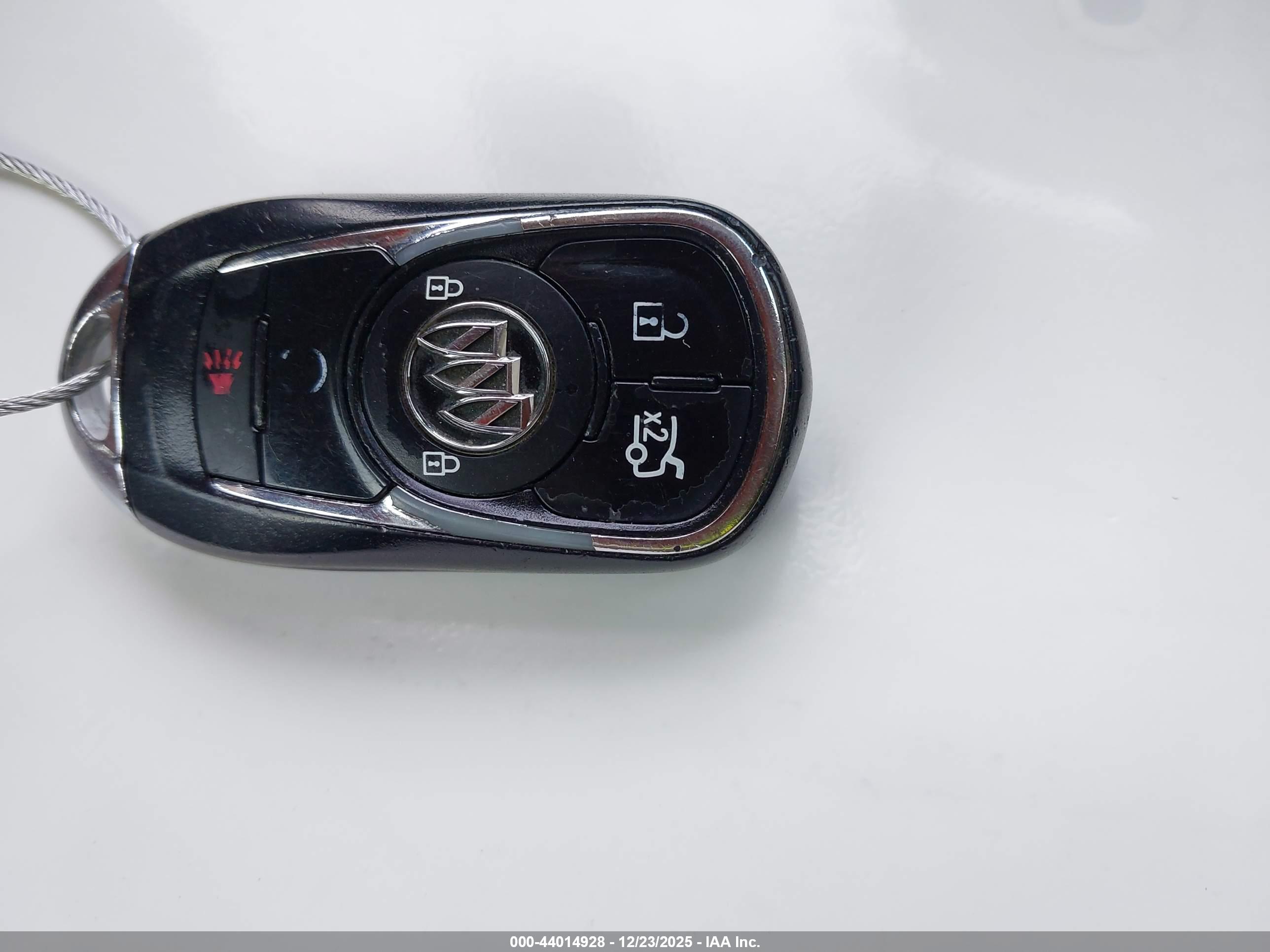 BUICK LACROSSE image 11